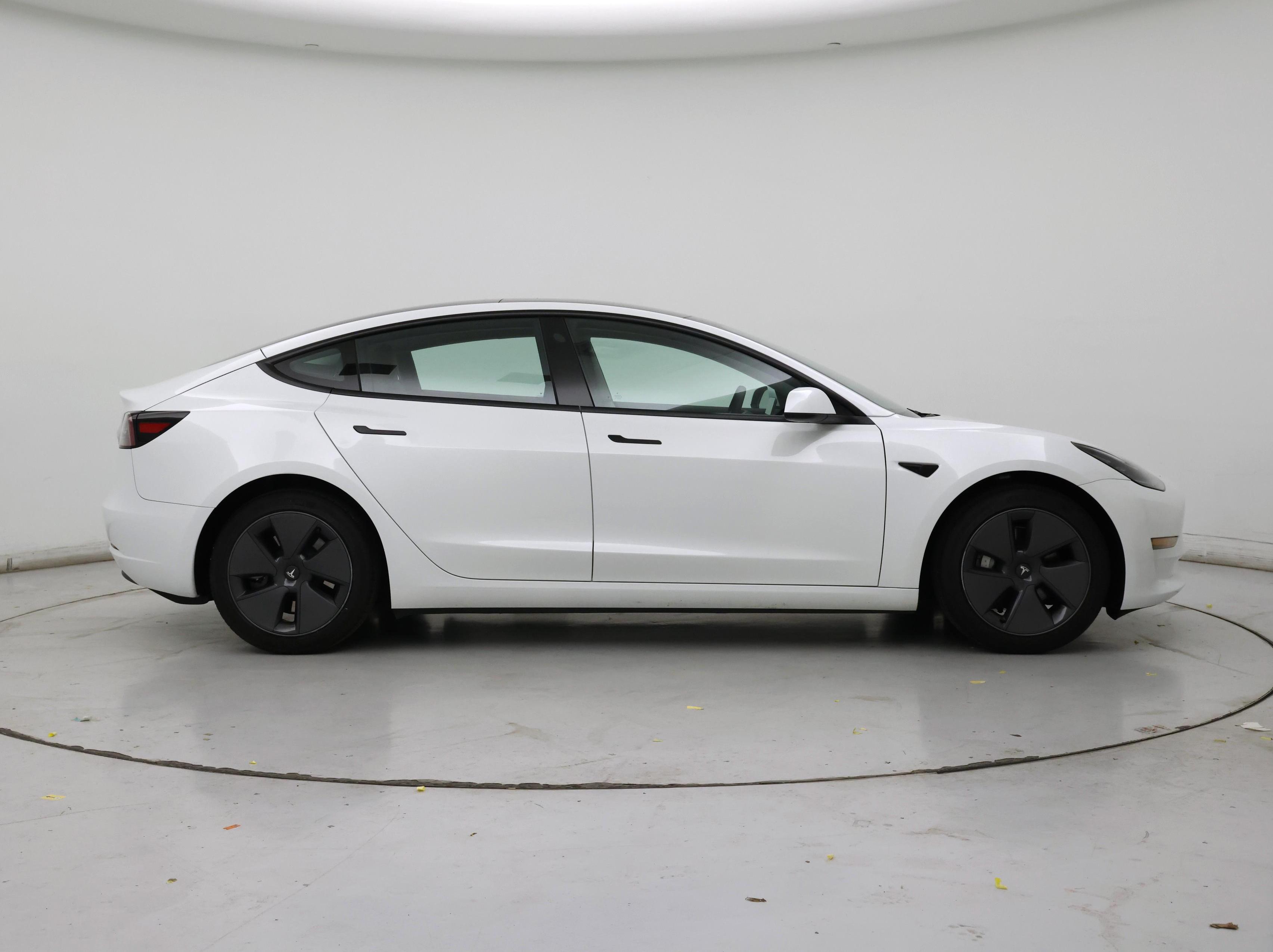 Thumbnail: 2023 Tesla Model 3 - 7