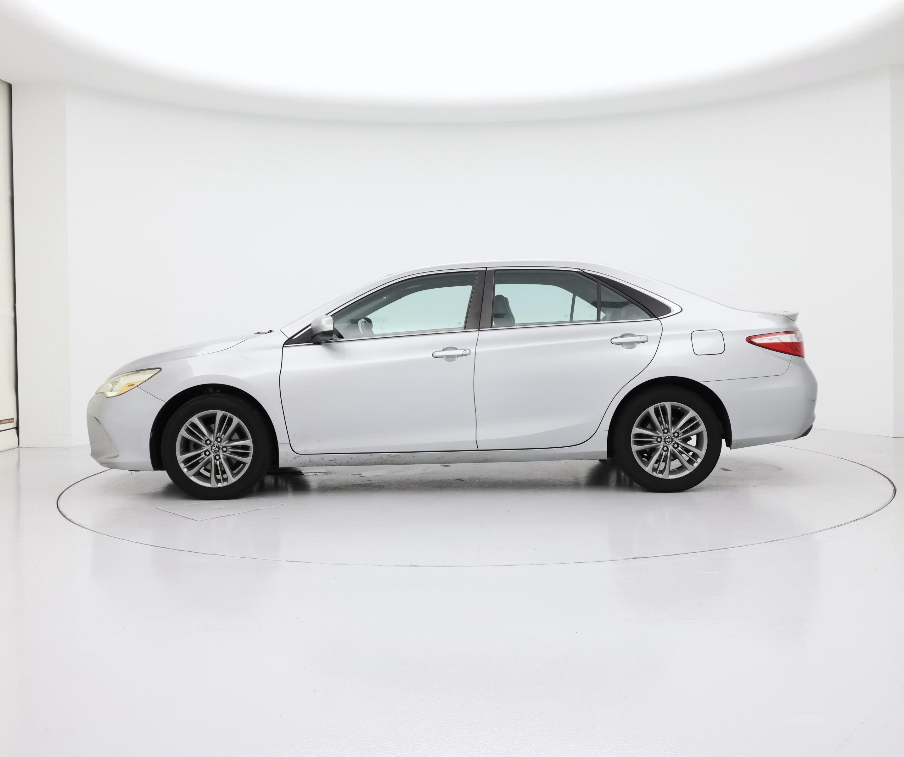 Thumbnail: 2017 Toyota Camry - 3