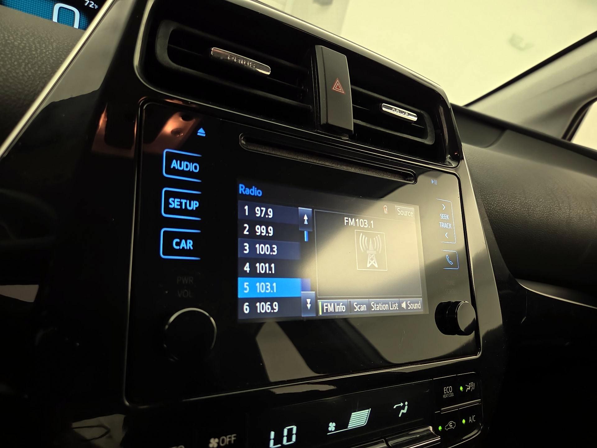 Thumbnail: 2016 Toyota Prius - 15