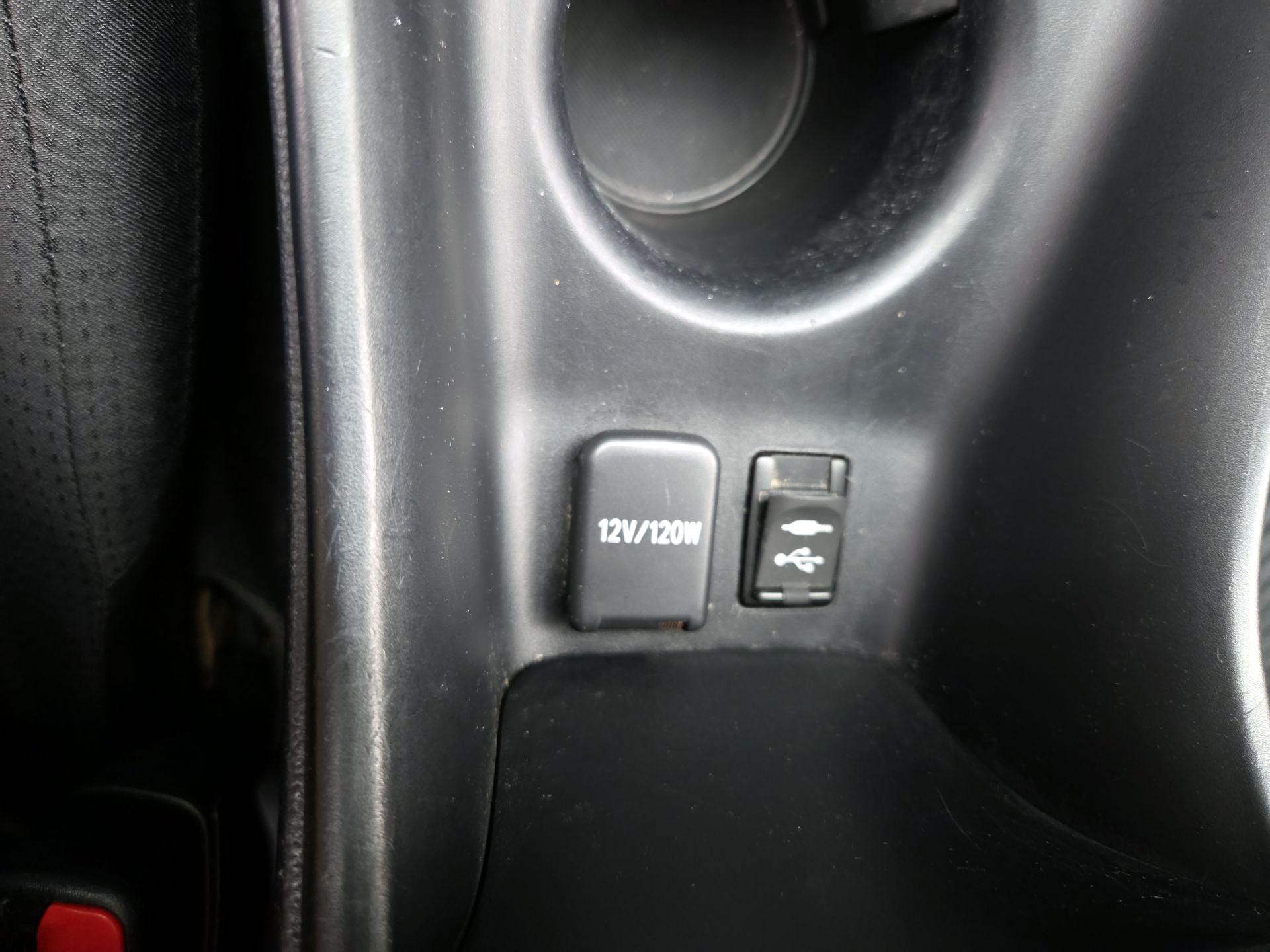 Thumbnail: 2016 Toyota Prius - 18