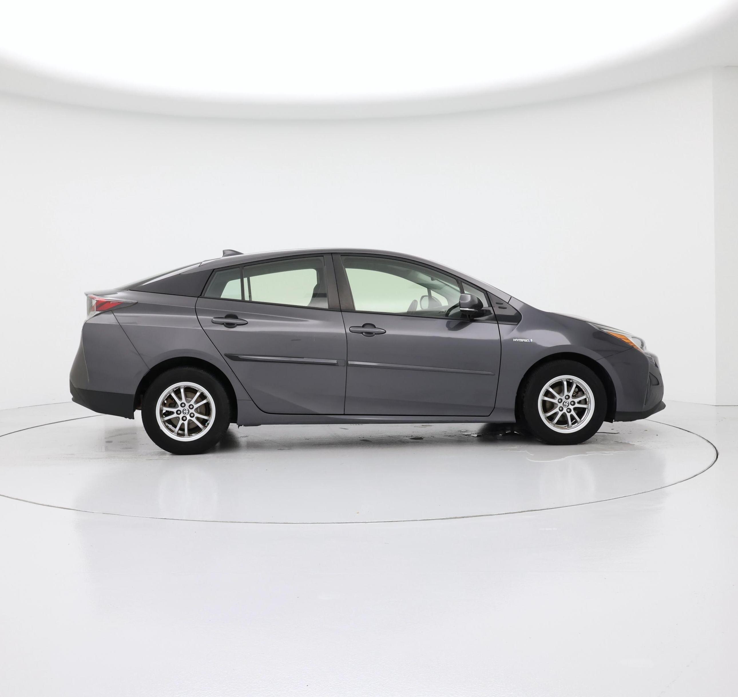 Thumbnail: 2016 Toyota Prius - 7