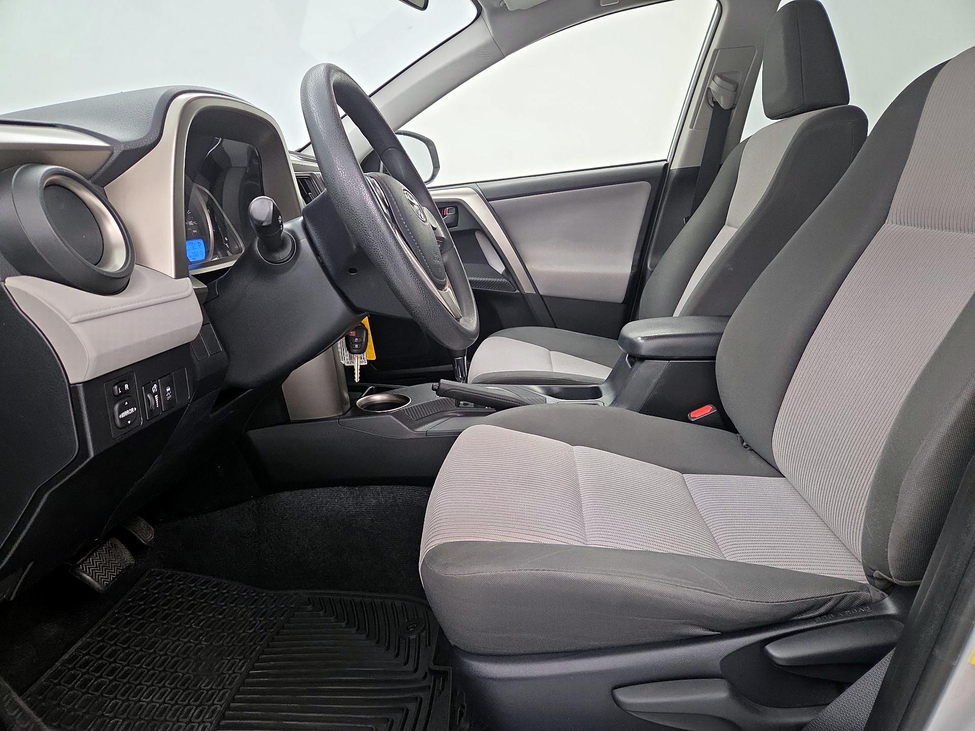 Thumbnail: 2014 Toyota RAV4 - 11