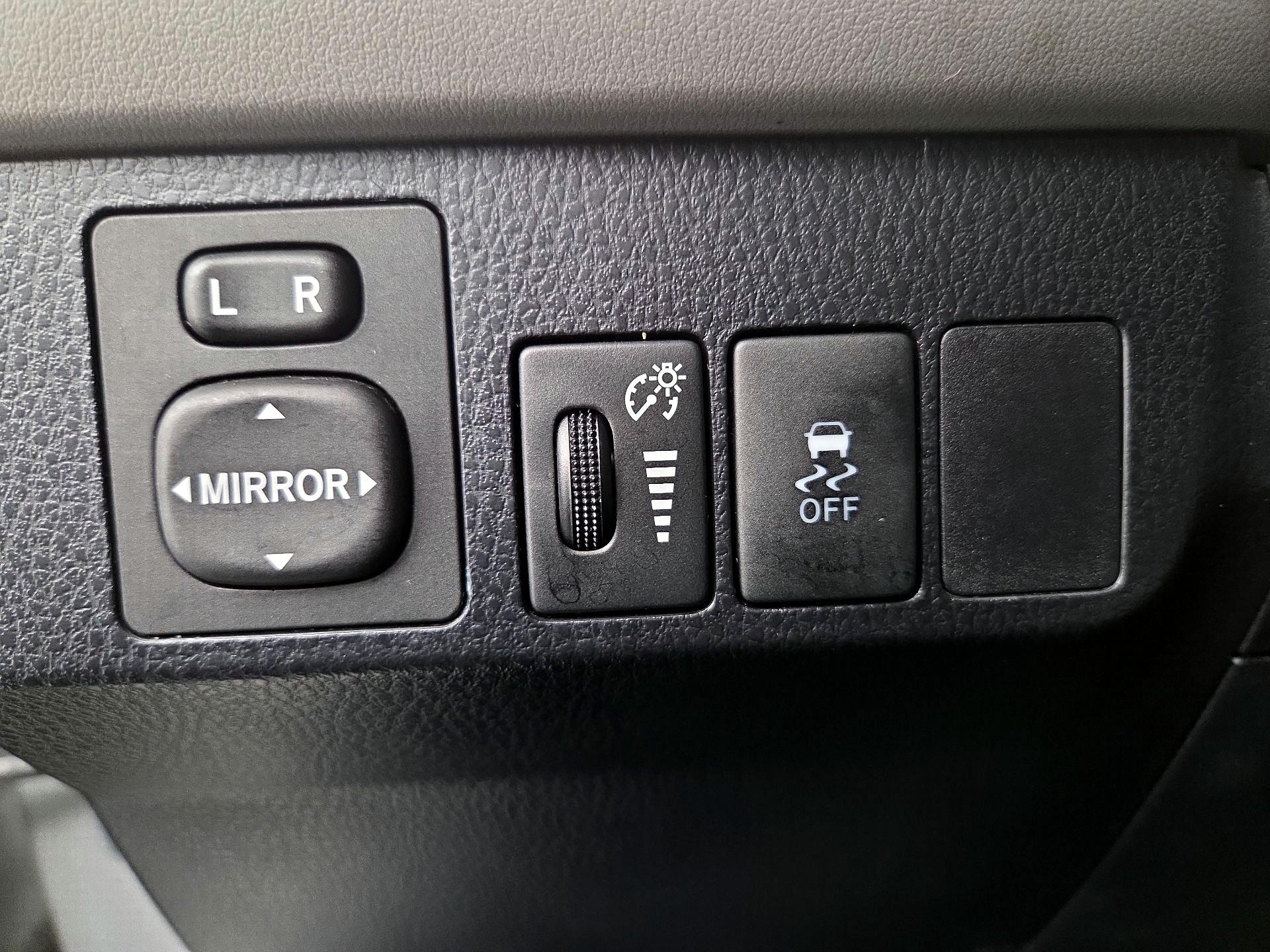 Thumbnail: 2014 Toyota RAV4 - 13