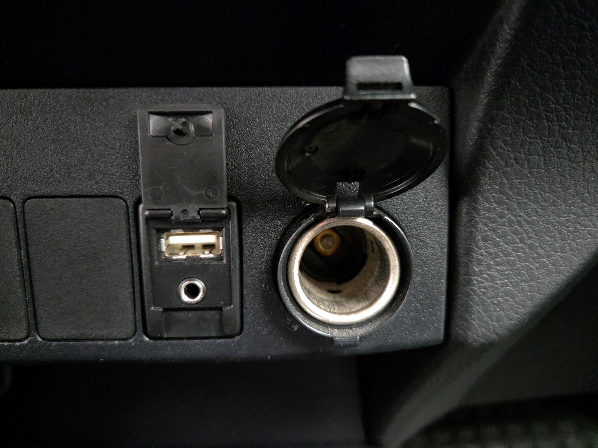 Thumbnail: 2014 Toyota RAV4 - 18
