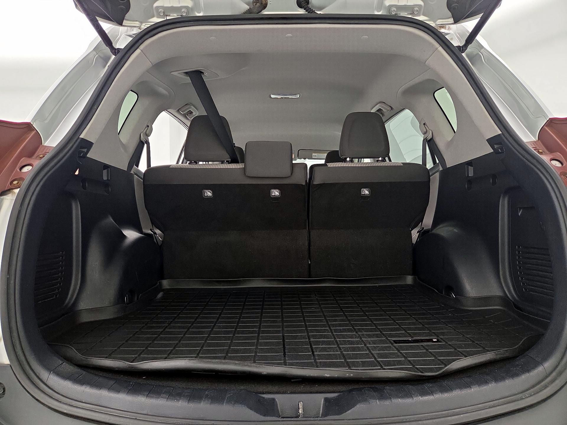 Thumbnail: 2014 Toyota RAV4 - 20