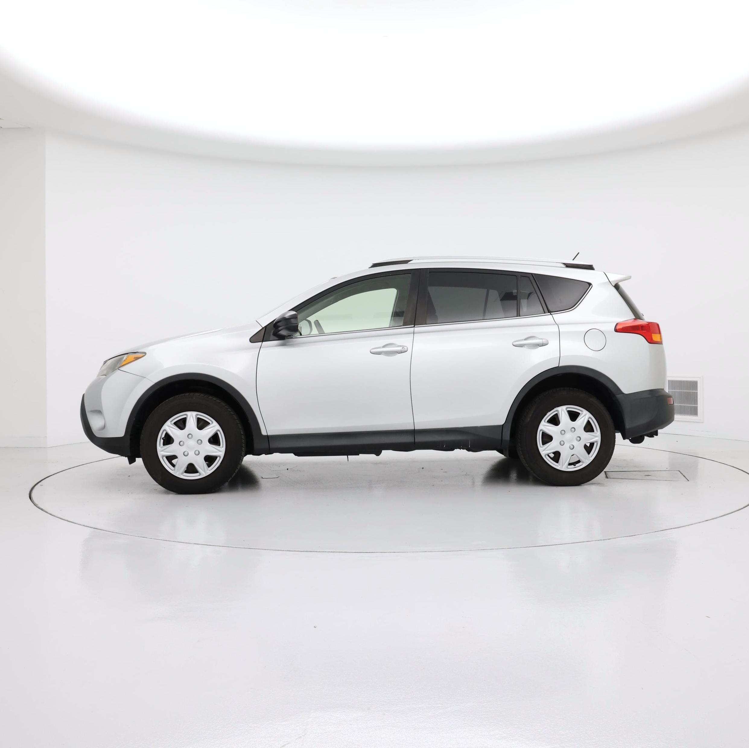 Thumbnail: 2014 Toyota RAV4 - 3