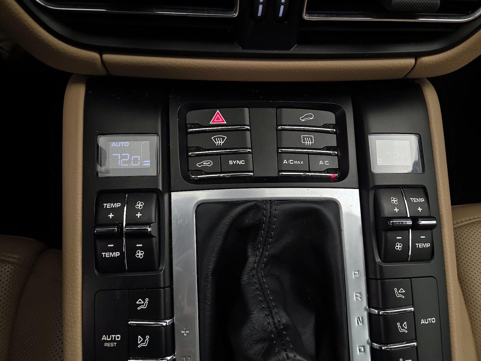 2020 Porsche Macan Base - Photo 18
