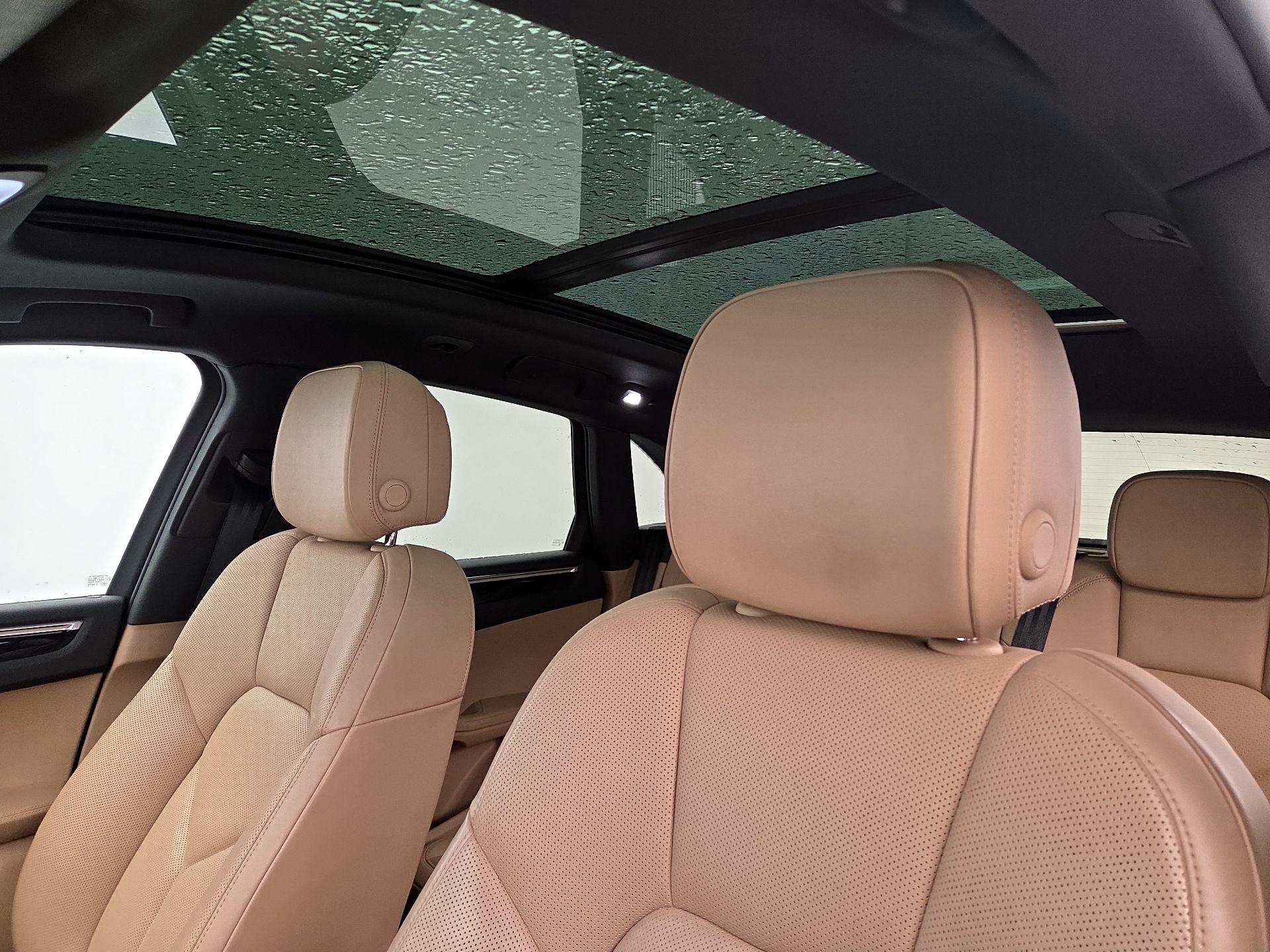 Thumbnail: 2020 Porsche Macan - 20