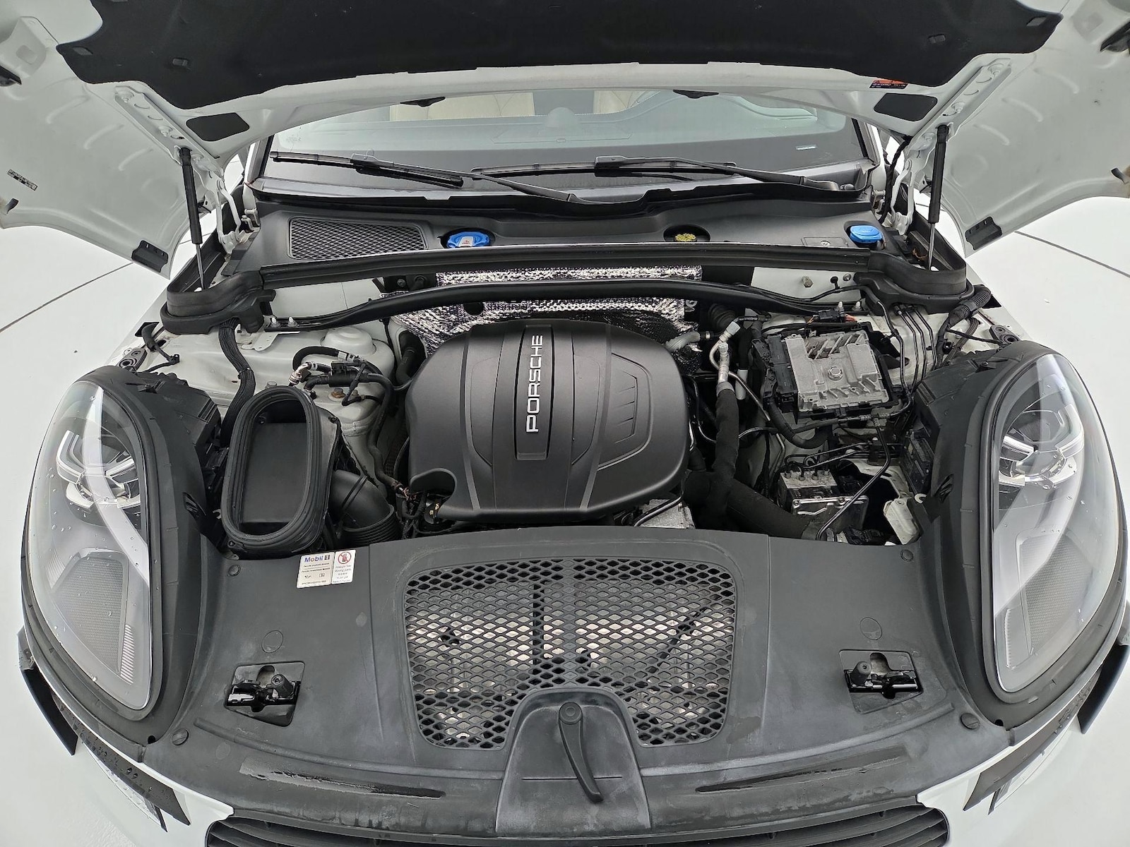 2020 Porsche Macan Base - Photo 25