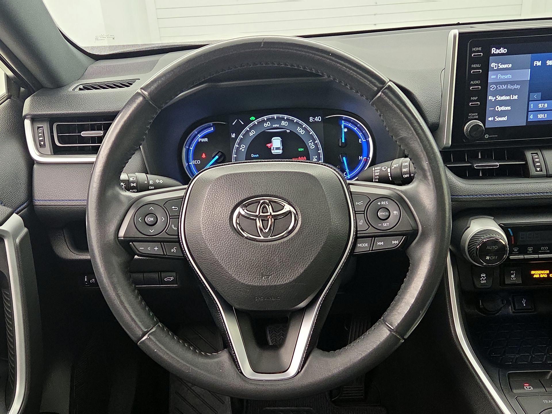 Thumbnail: 2020 Toyota RAV4 - 10