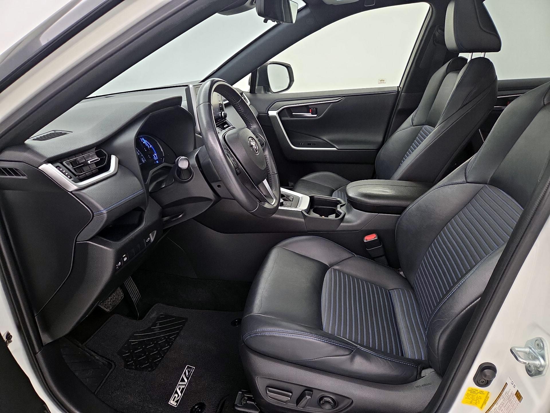 Thumbnail: 2020 Toyota RAV4 - 11