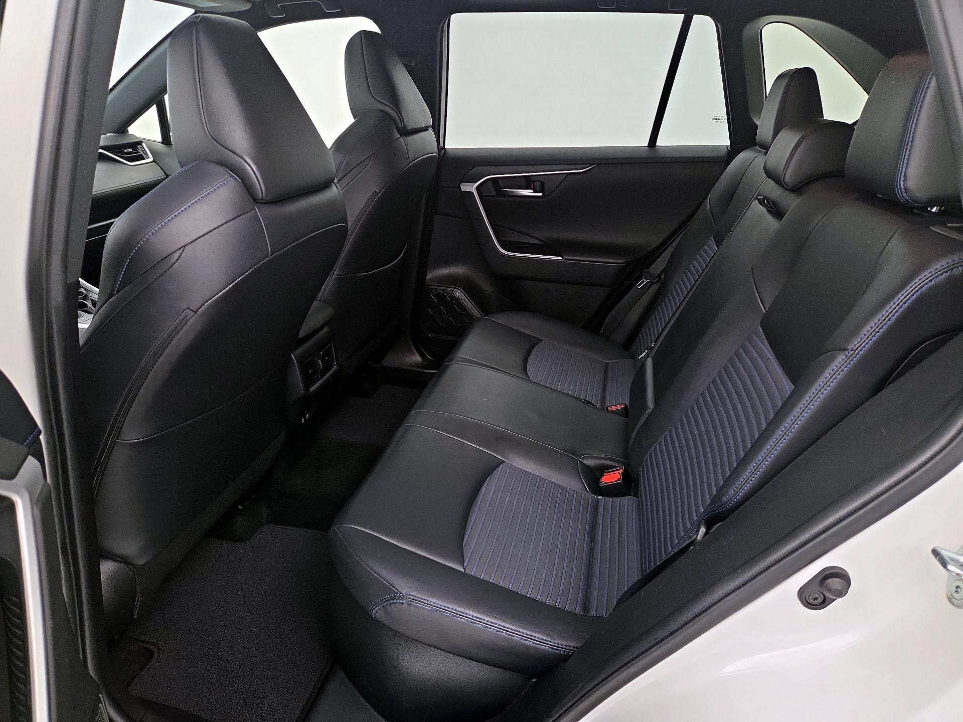 Thumbnail: 2020 Toyota RAV4 - 20