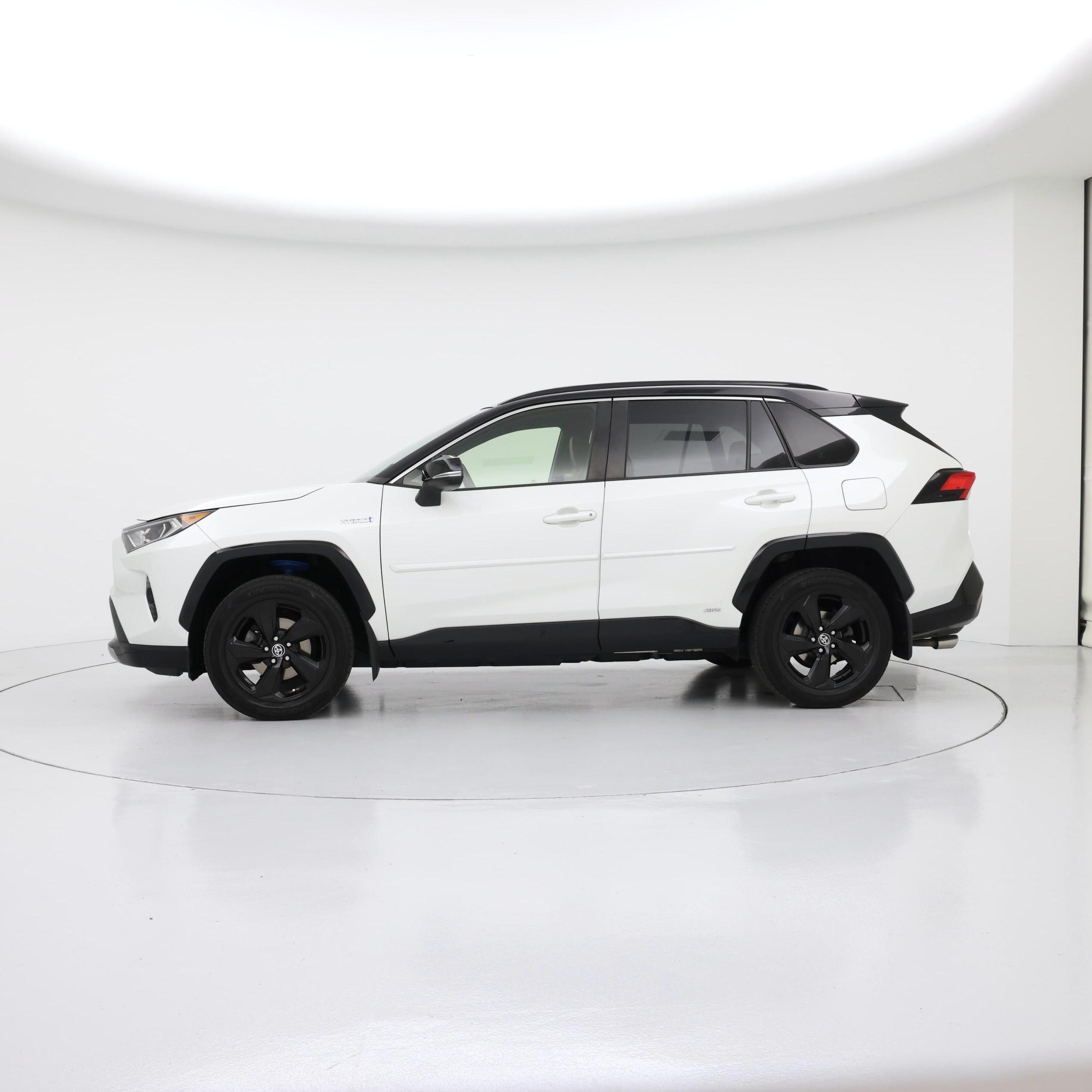 Thumbnail: 2020 Toyota RAV4 - 3