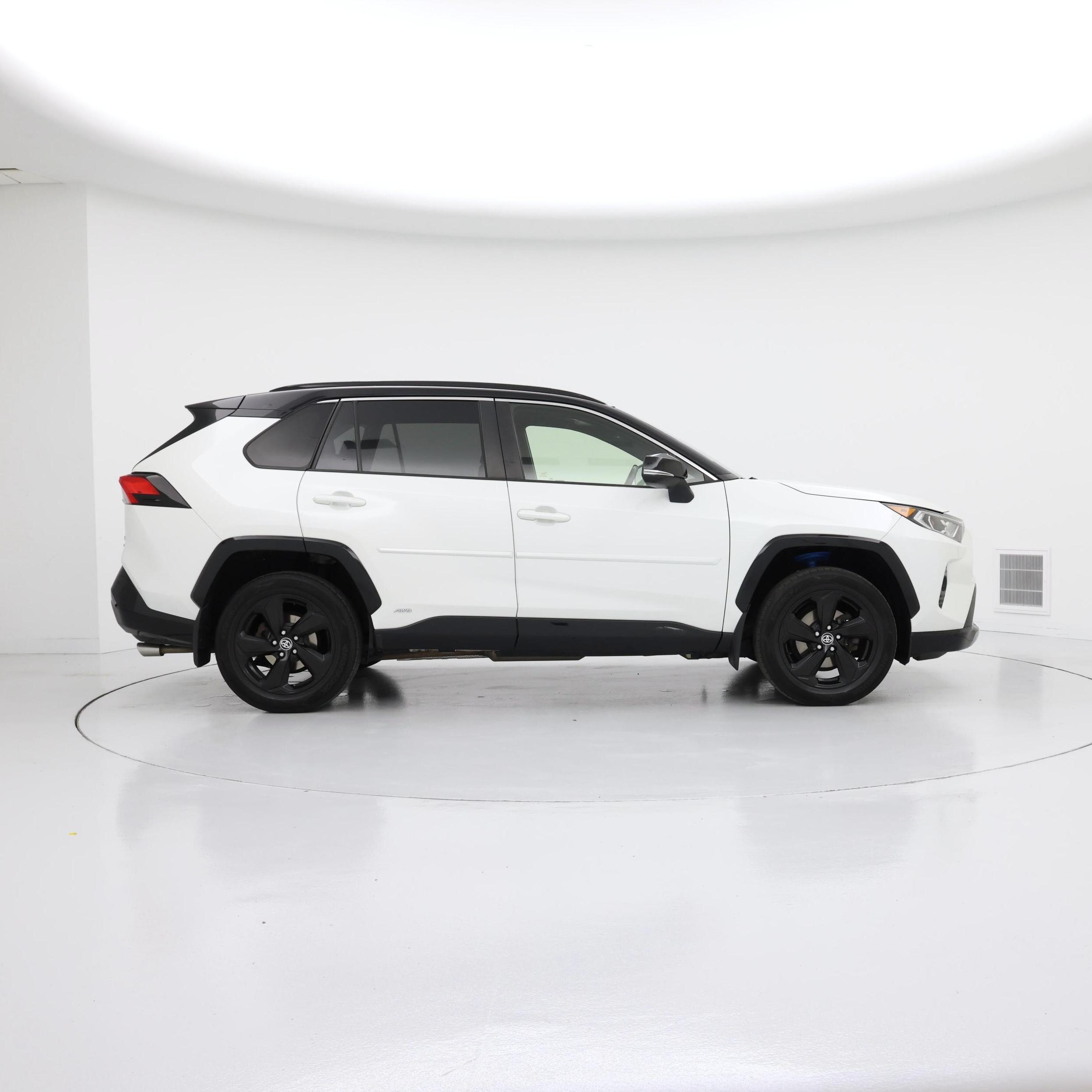 Thumbnail: 2020 Toyota RAV4 - 7