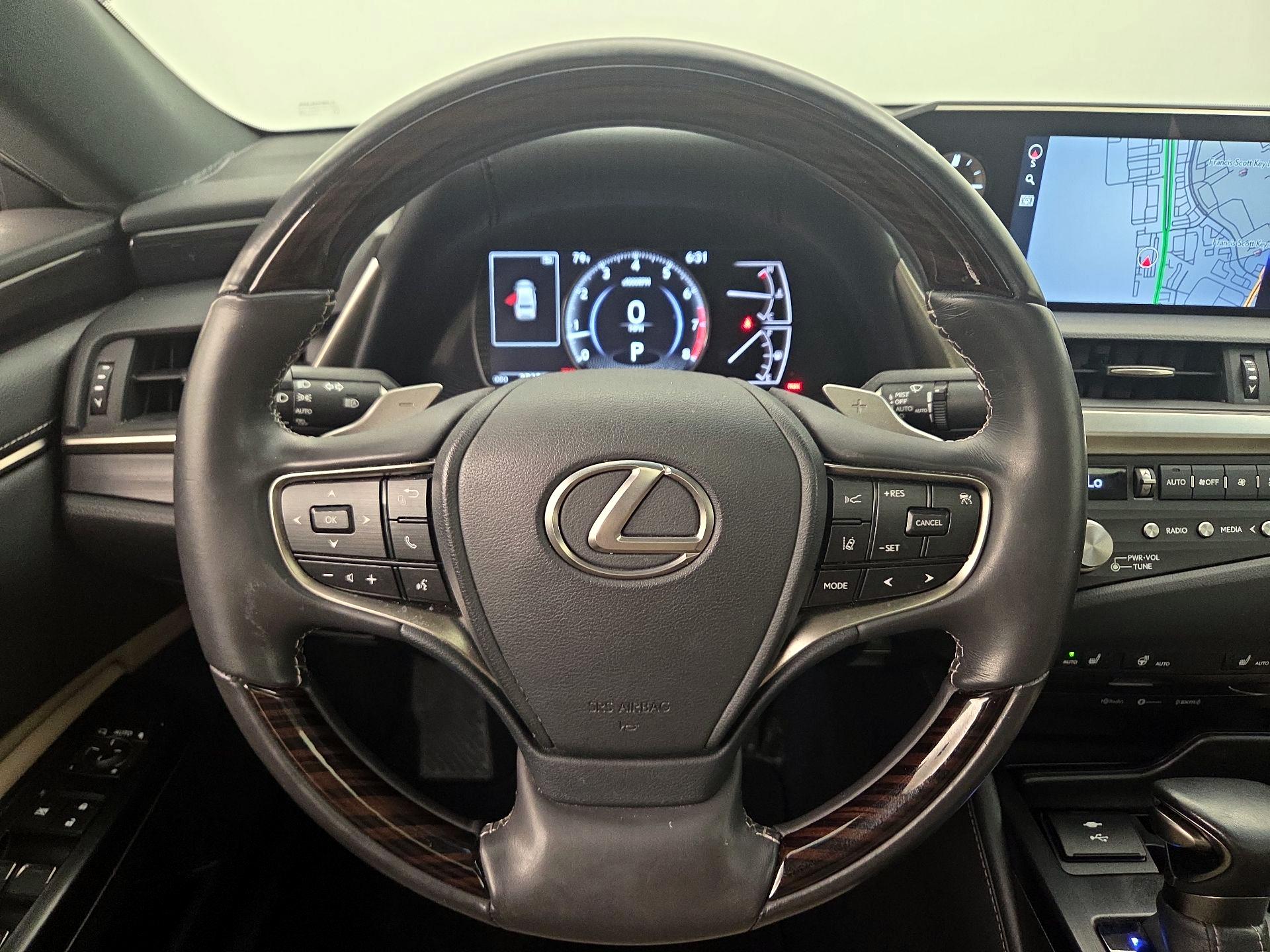 Thumbnail: 2021 Lexus ES - 10