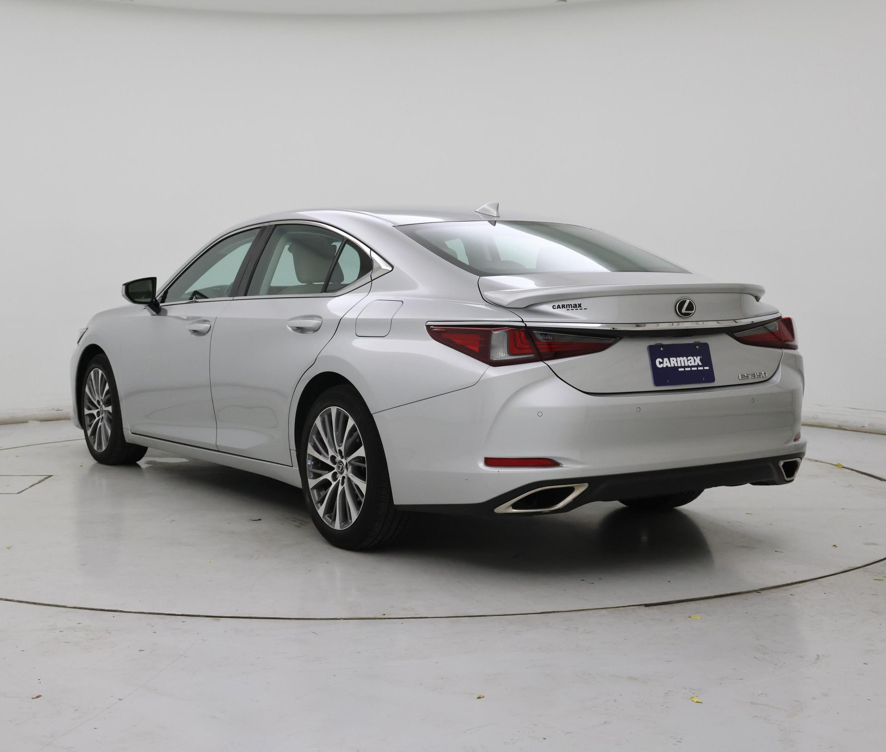 Thumbnail: 2021 Lexus ES - 2