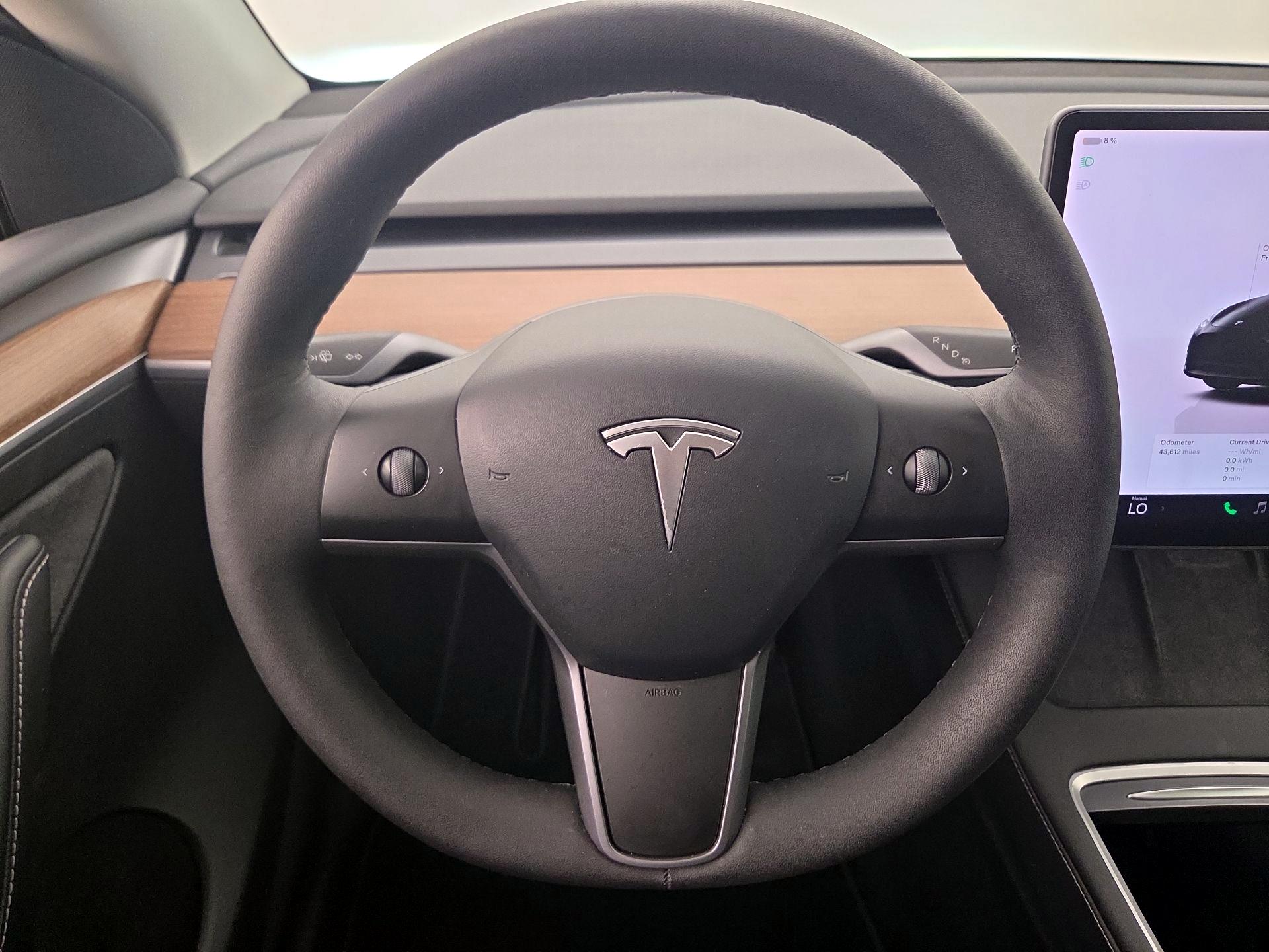 Thumbnail: 2023 Tesla Model Y - 10