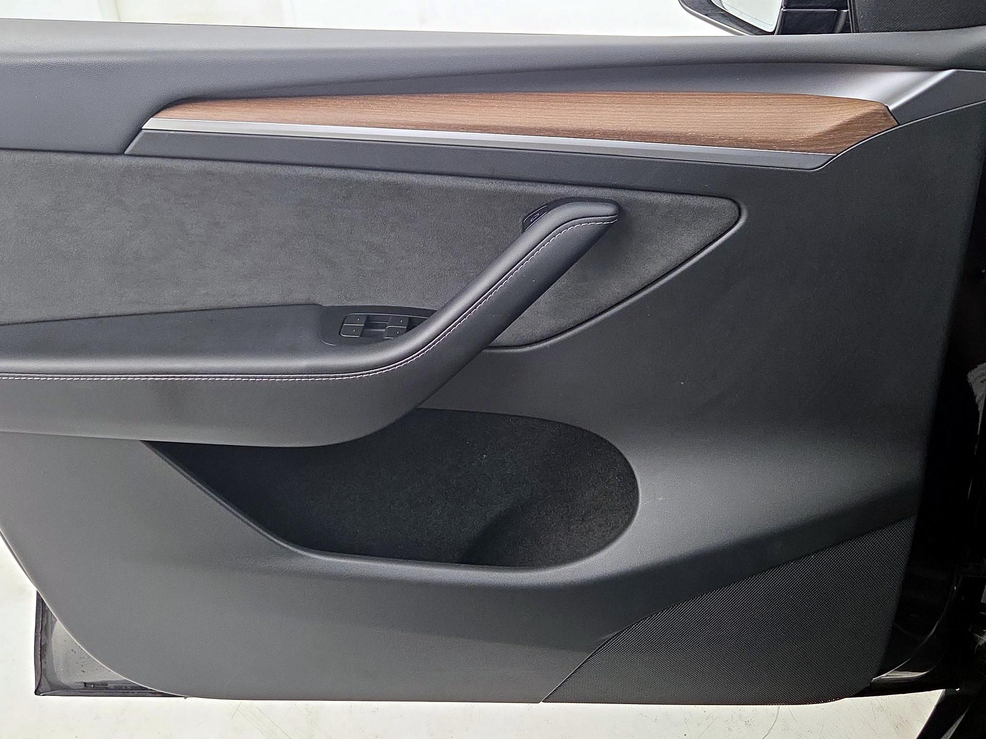 Thumbnail: 2023 Tesla Model Y - 12