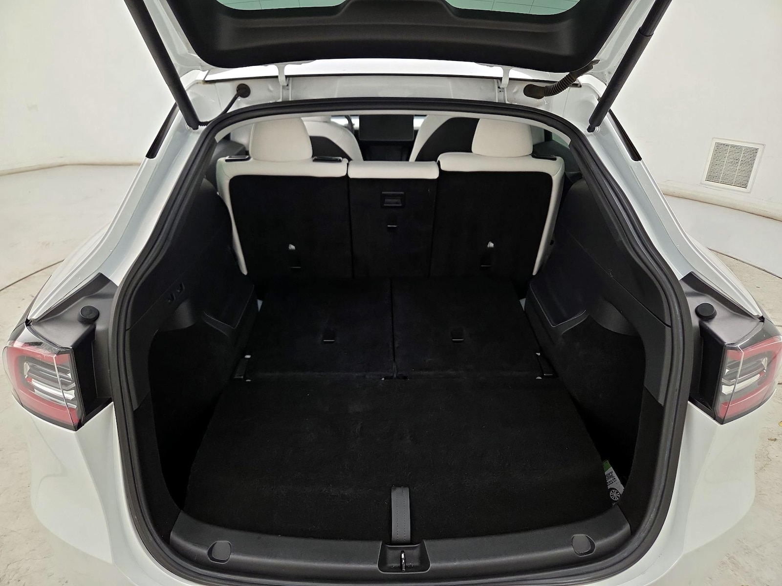 2021 Tesla Model Y Long Range - Photo 25