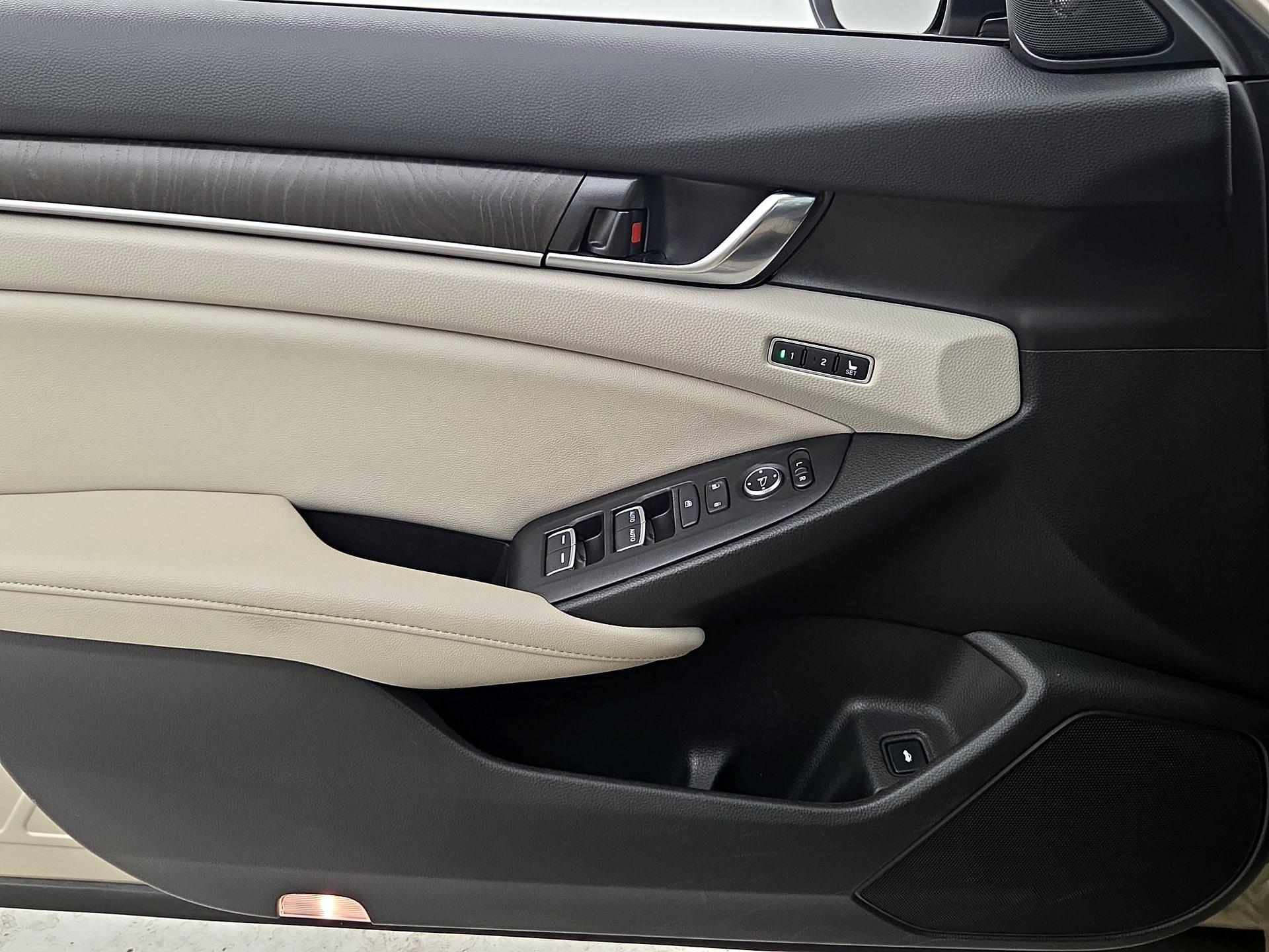 Thumbnail: 2020 Honda Accord - 12