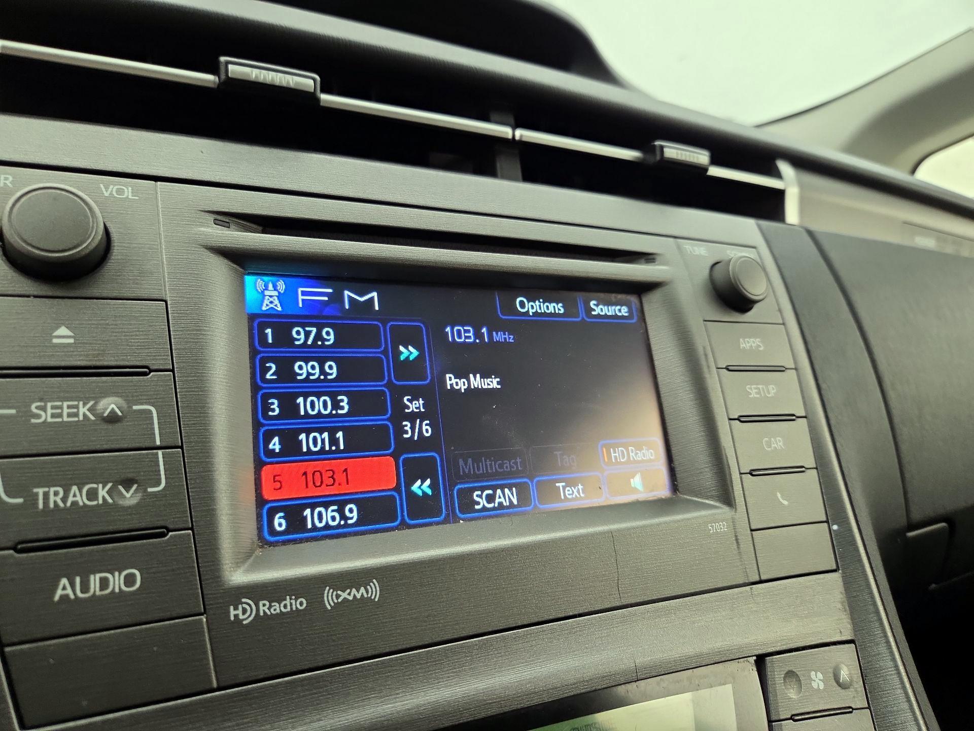 Thumbnail: 2014 Toyota Prius - 15