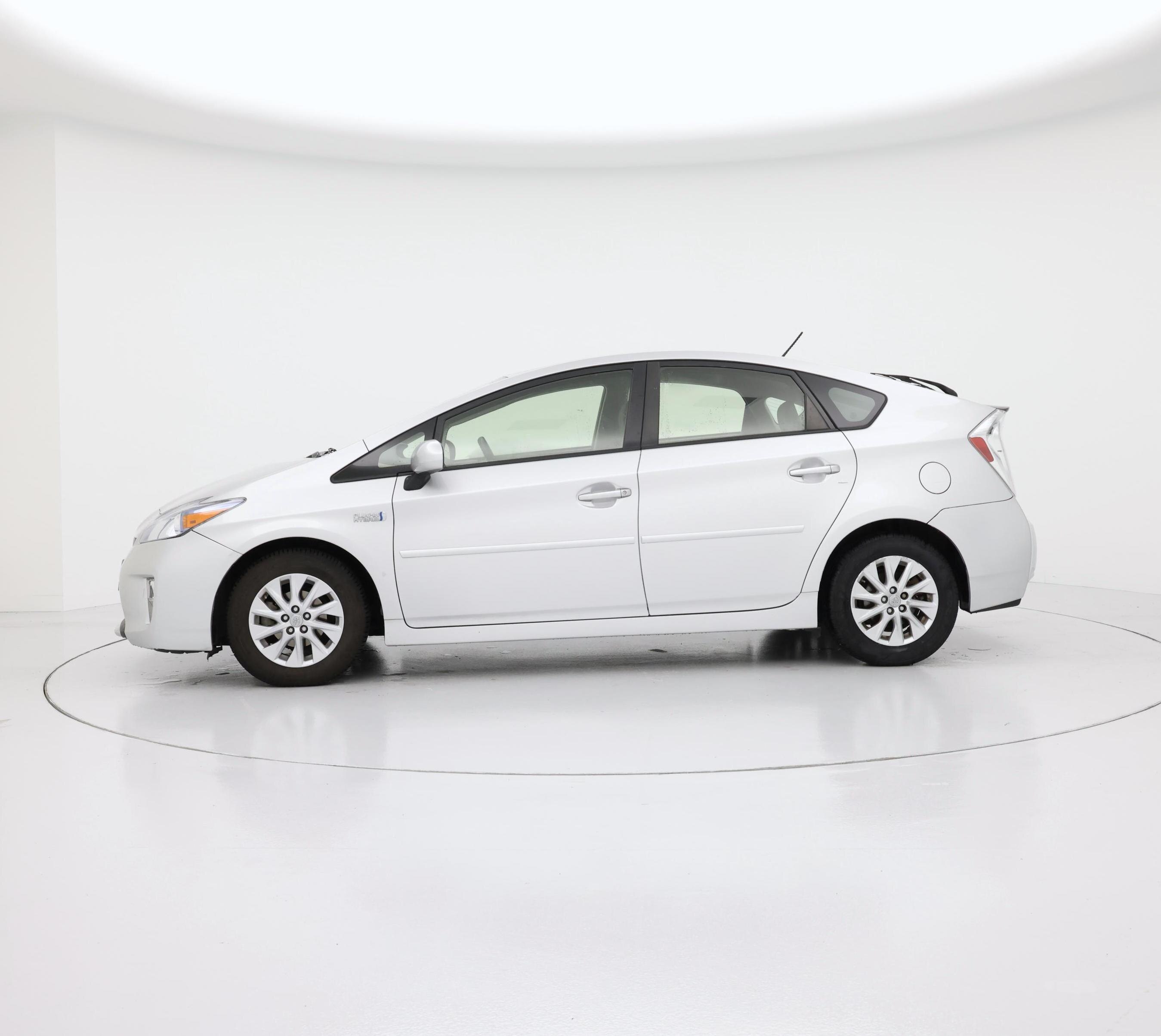 Thumbnail: 2014 Toyota Prius - 3