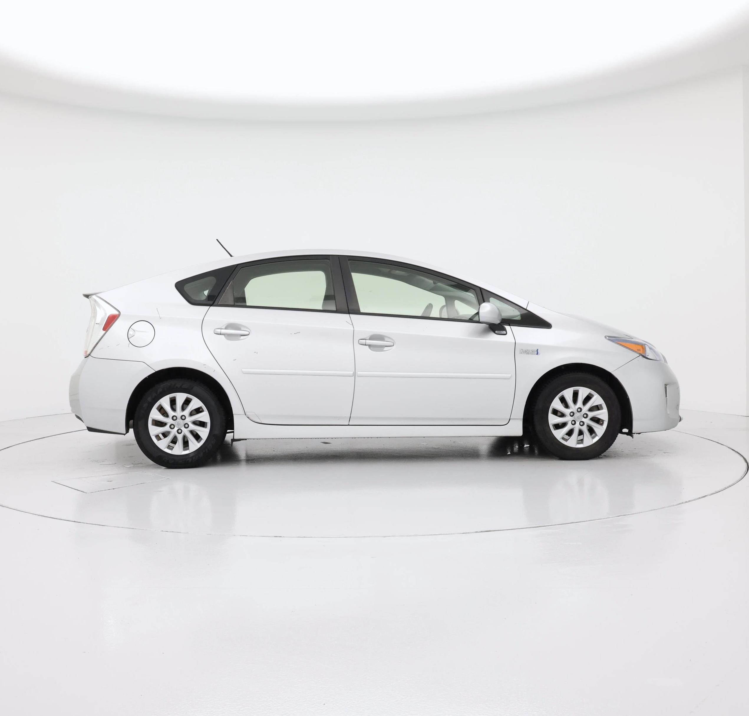 Thumbnail: 2014 Toyota Prius - 7