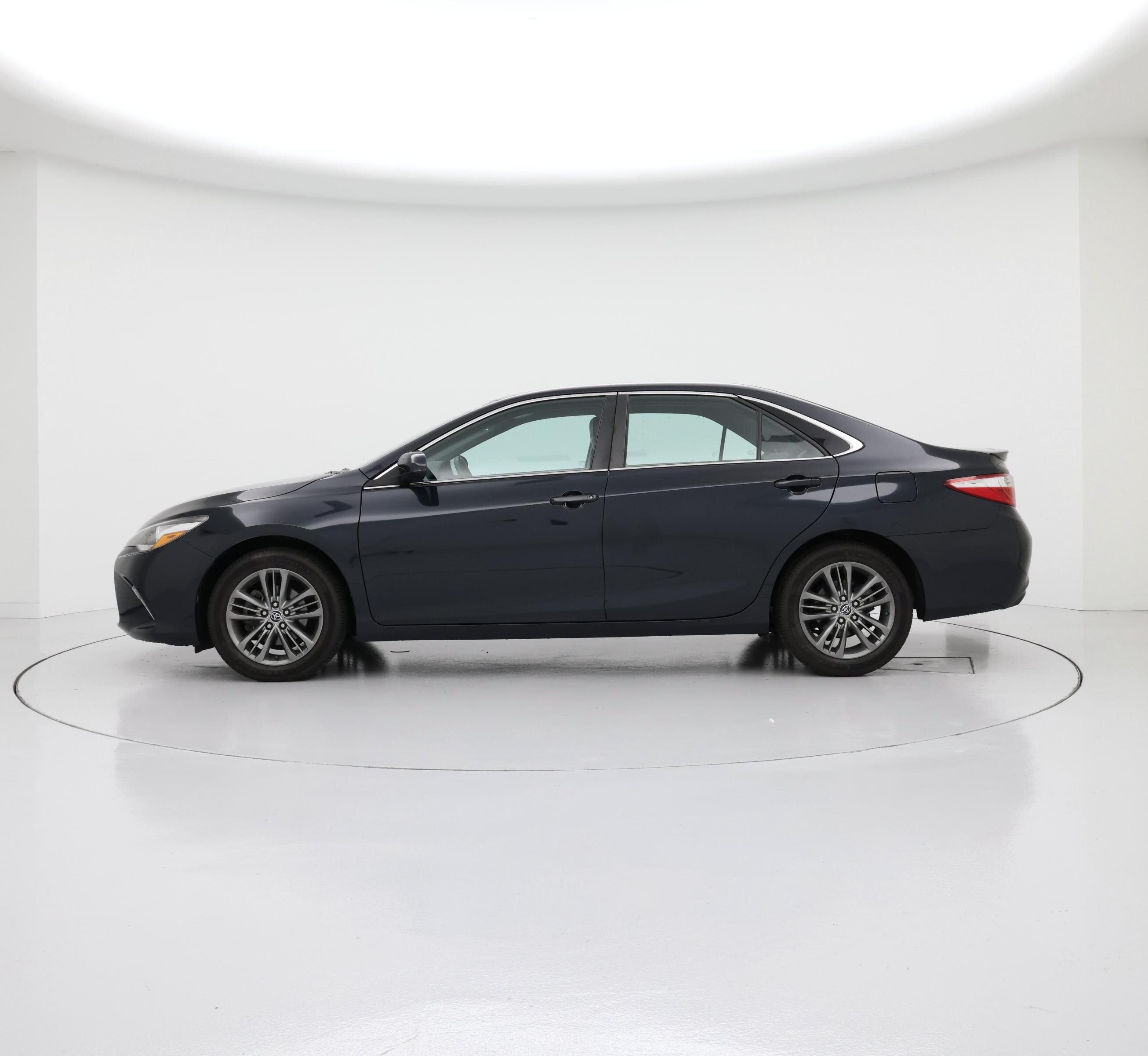 Thumbnail: 2015 Toyota Camry - 3