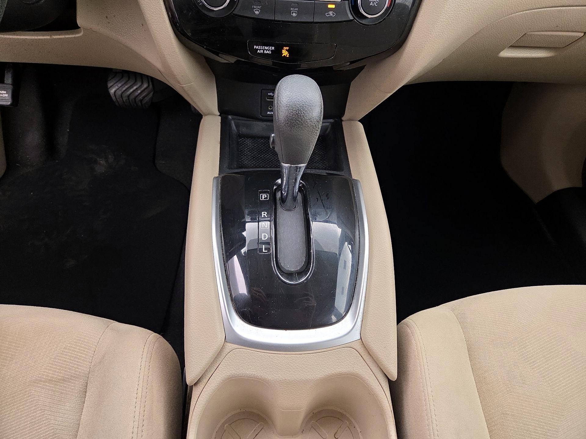Thumbnail: 2016 Nissan Rogue - 17