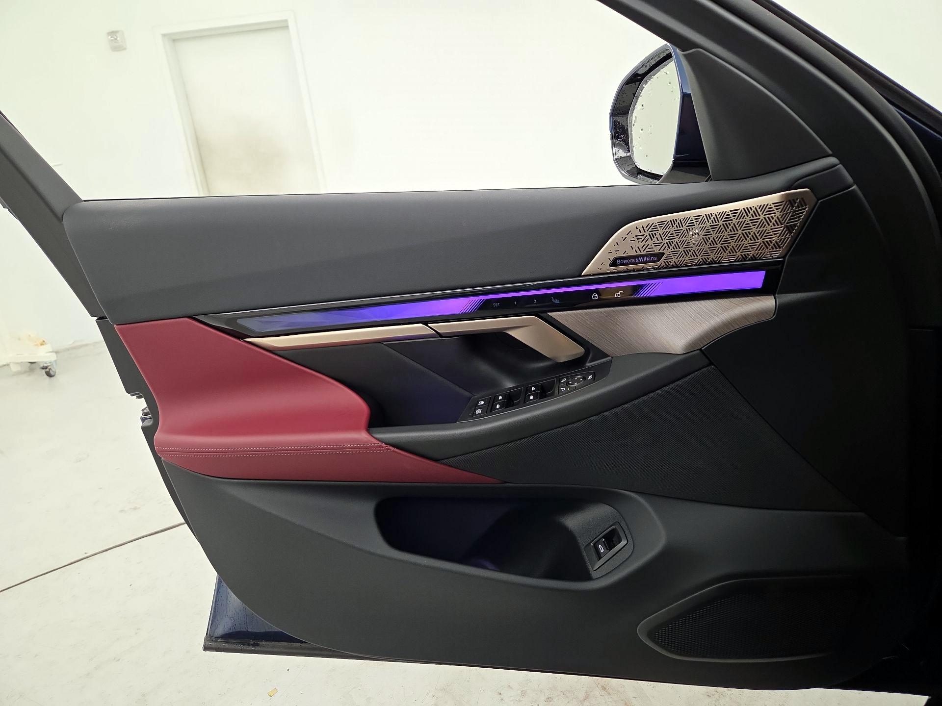 Thumbnail: 2025 BMW i5 - 12