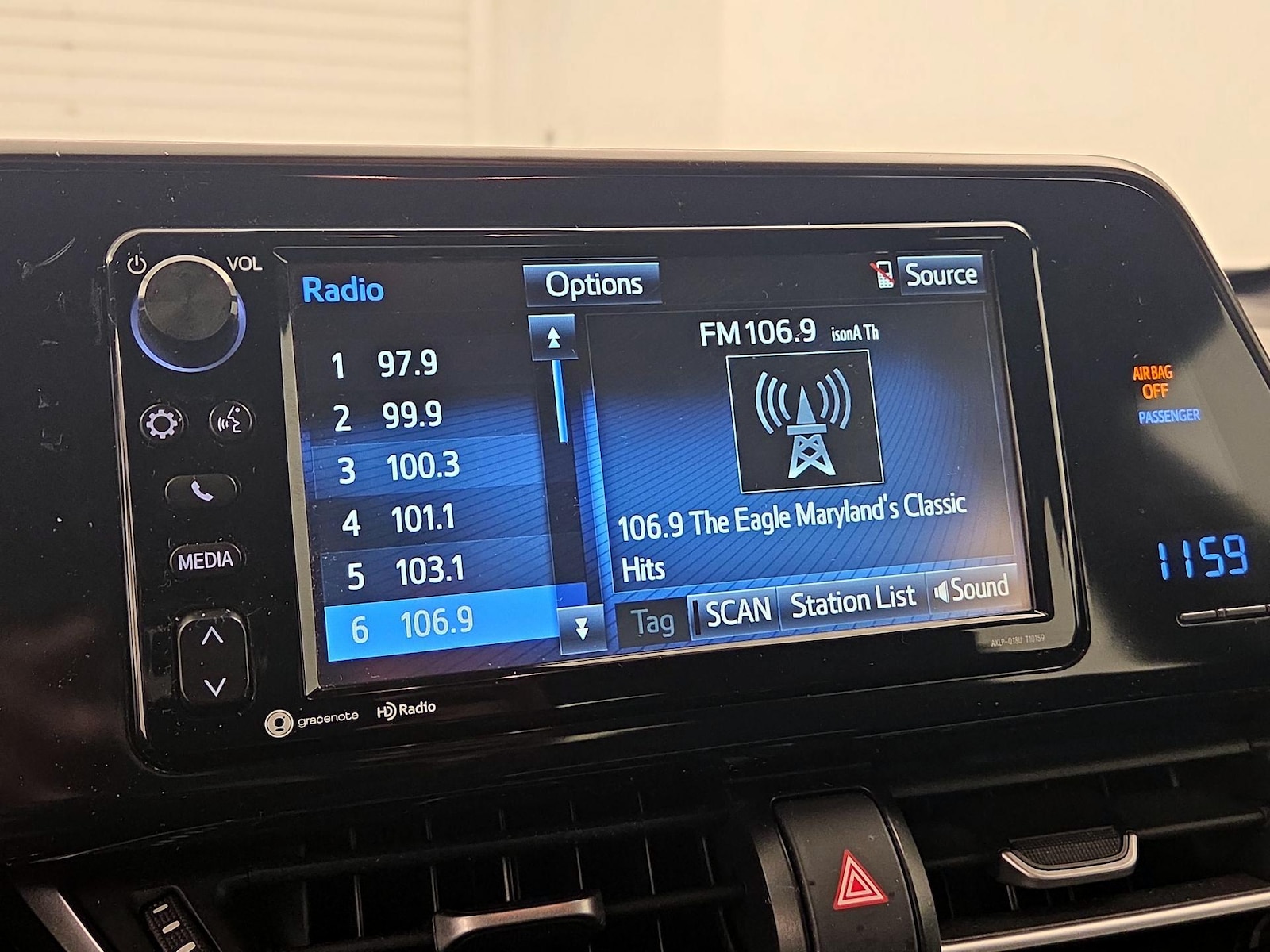 2018 Toyota C-HR XLE Premium - Photo 16