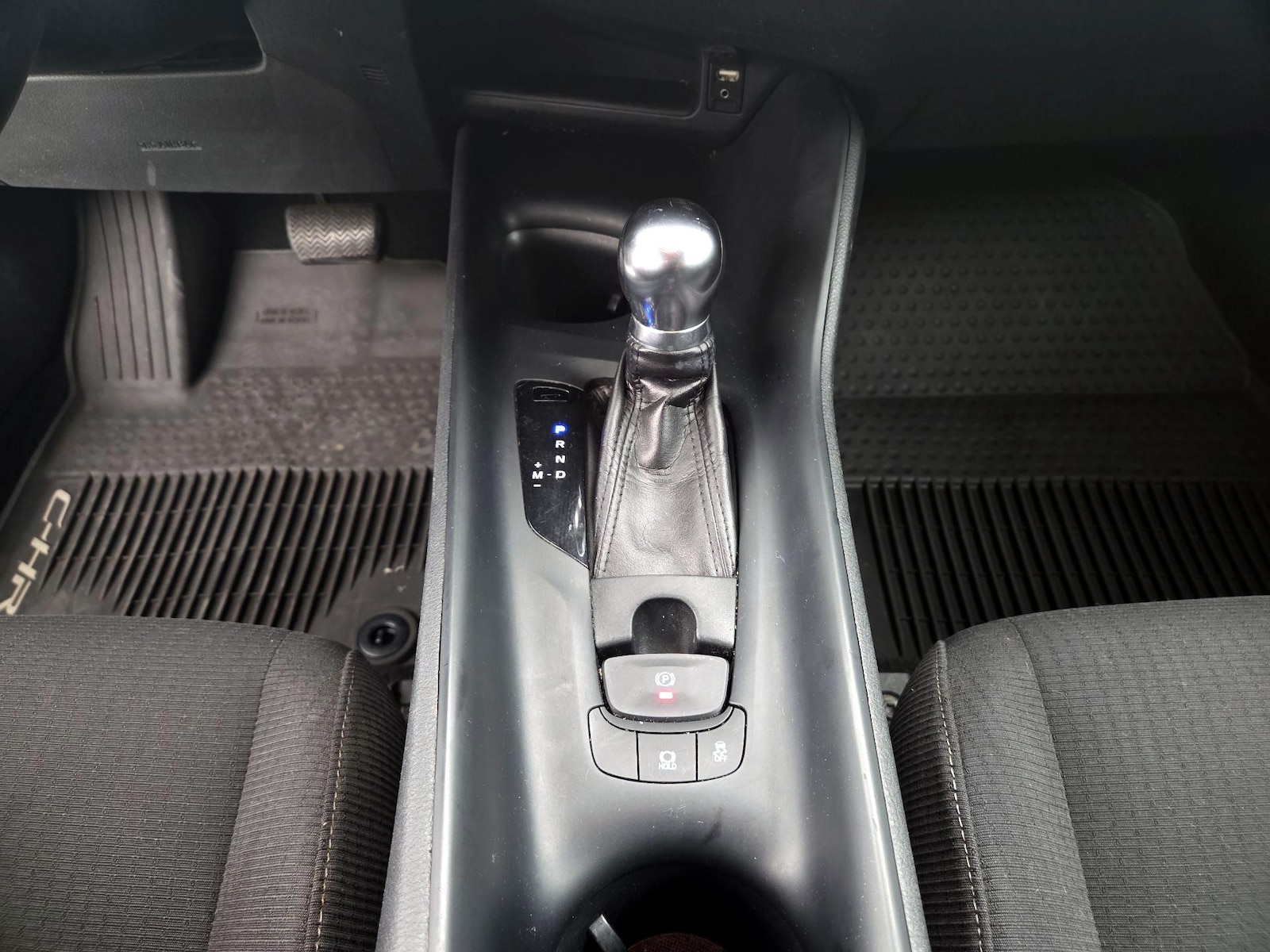 2018 Toyota C-HR XLE Premium - Photo 18