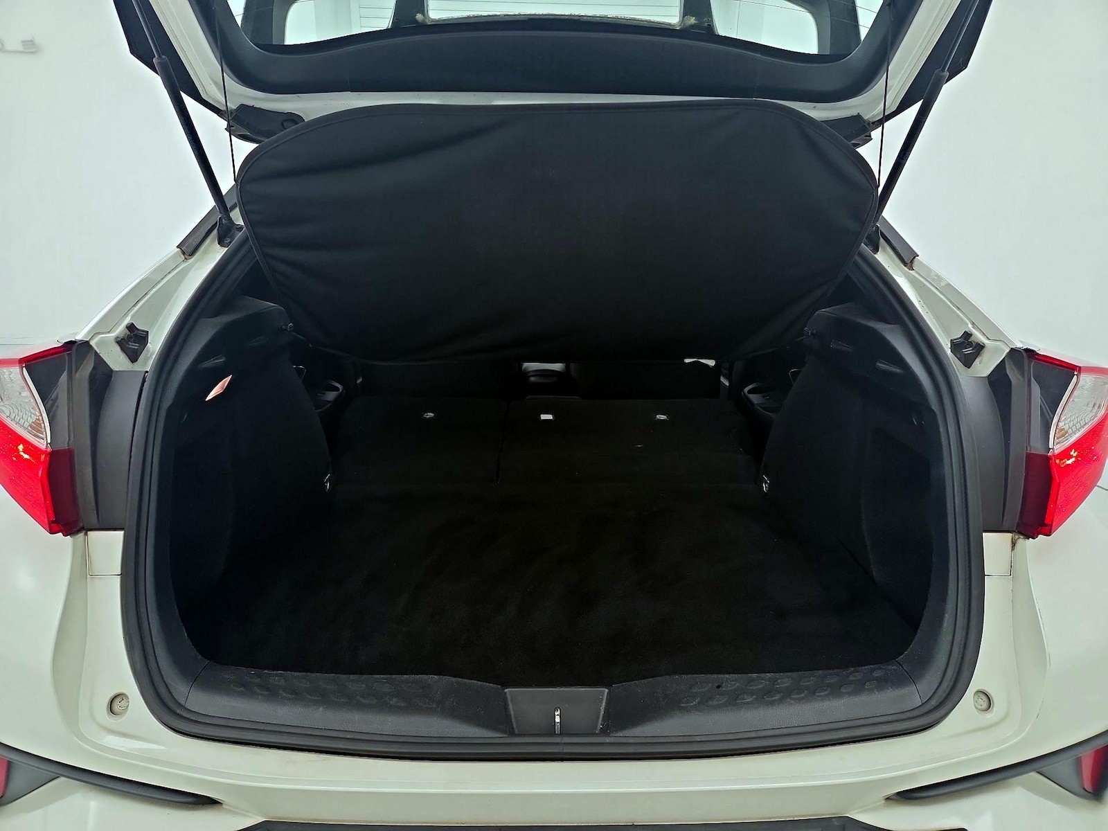 2018 Toyota C-HR XLE Premium - Photo 22