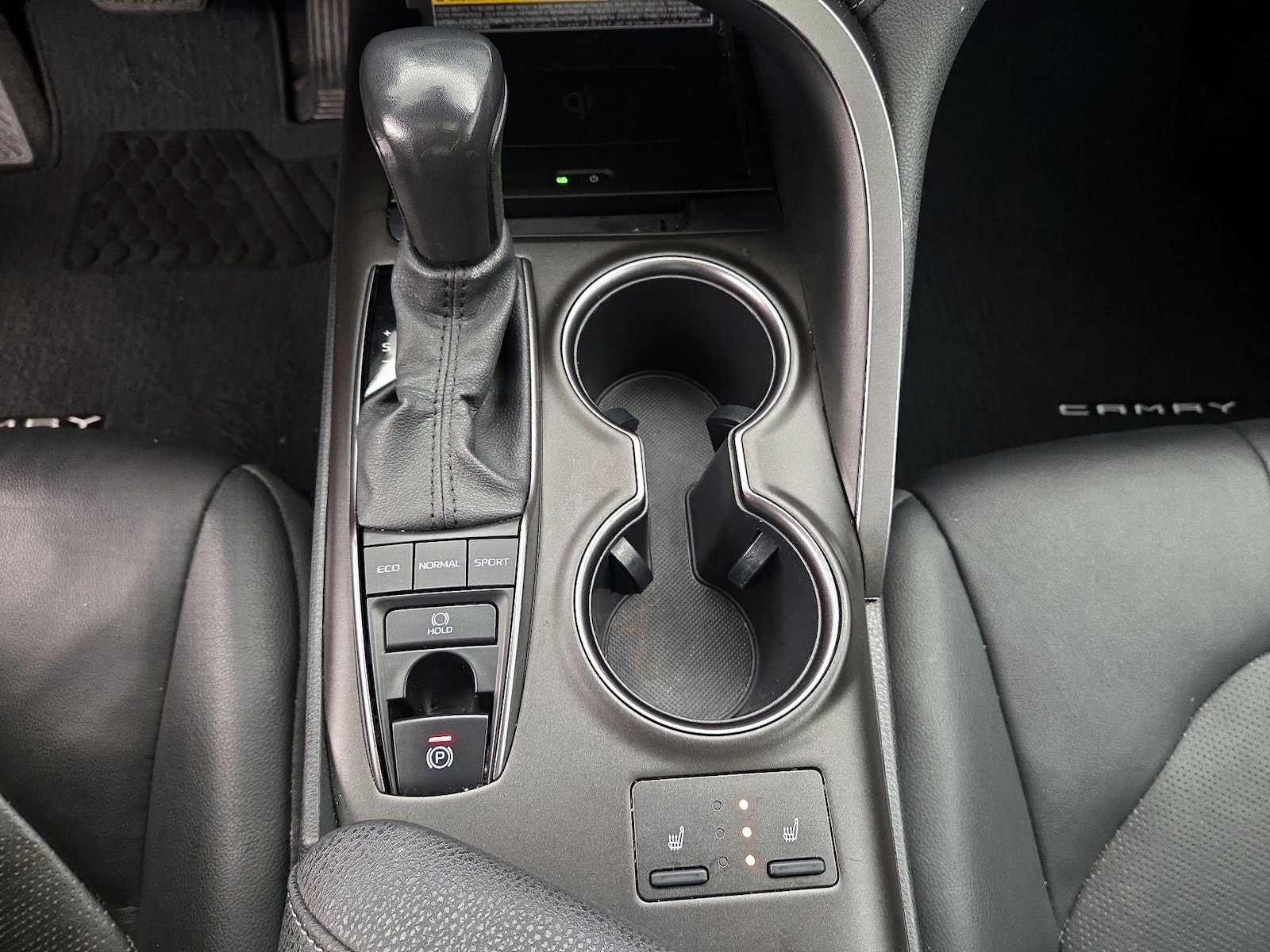 2021 Toyota Camry XSE - Photo 19