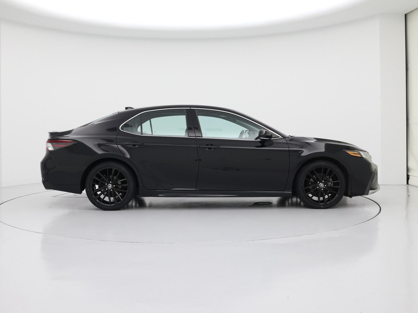 2021 Toyota Camry XSE - Photo 8