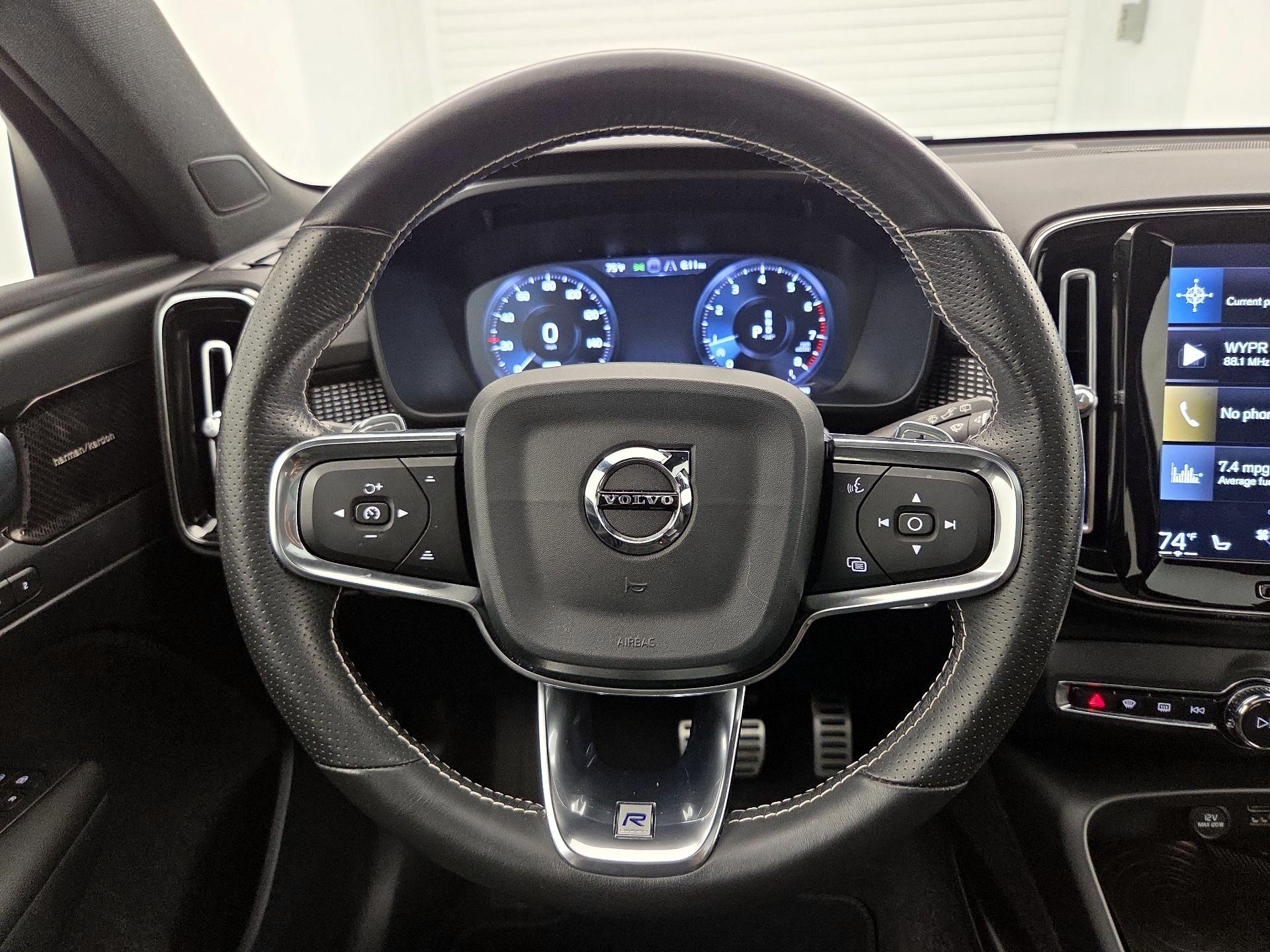 Thumbnail: 2019 Volvo XC40 - 10
