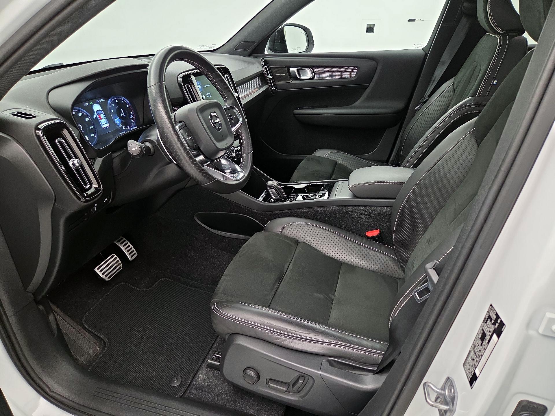 Thumbnail: 2019 Volvo XC40 - 11