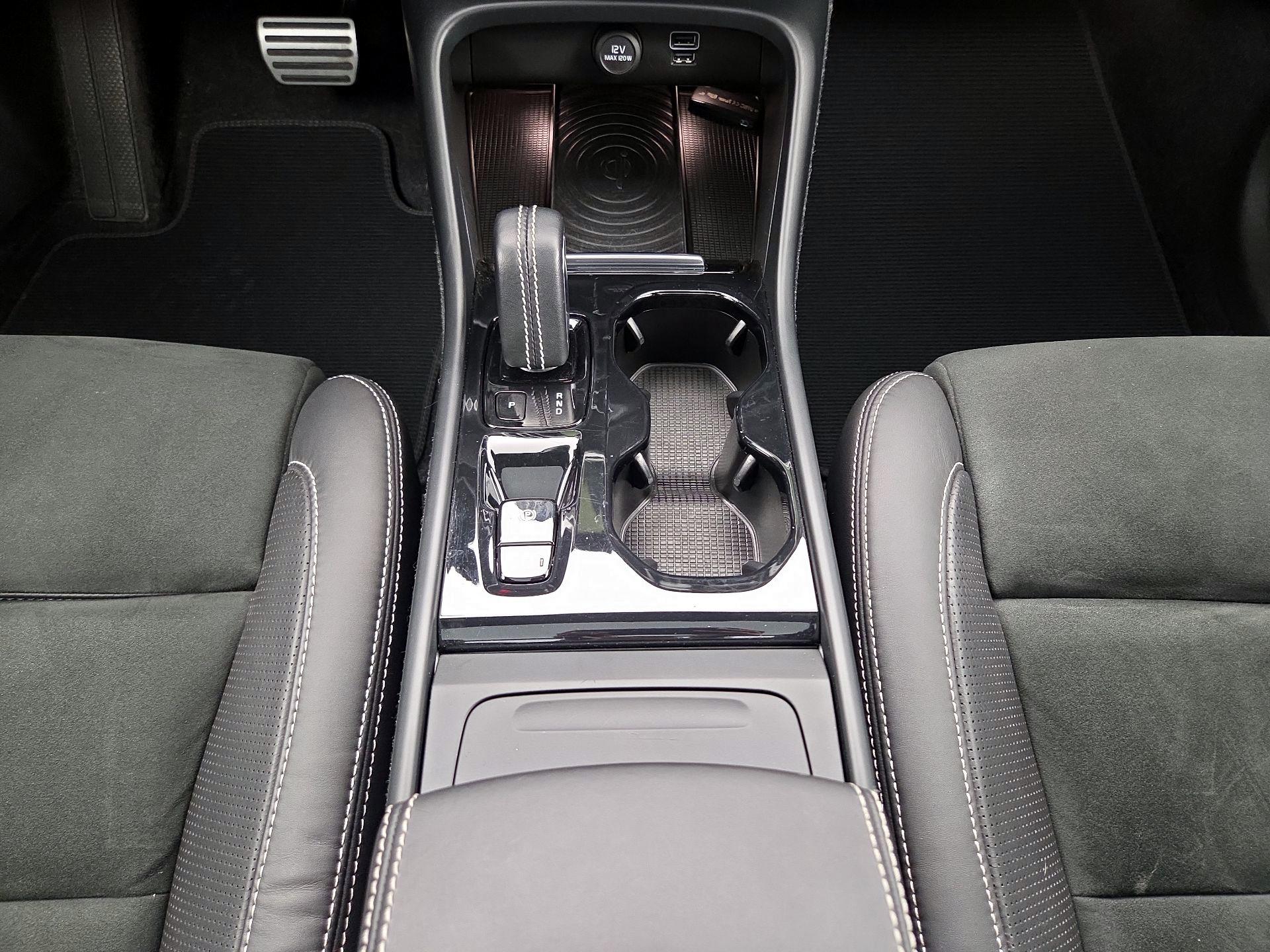 Thumbnail: 2019 Volvo XC40 - 17
