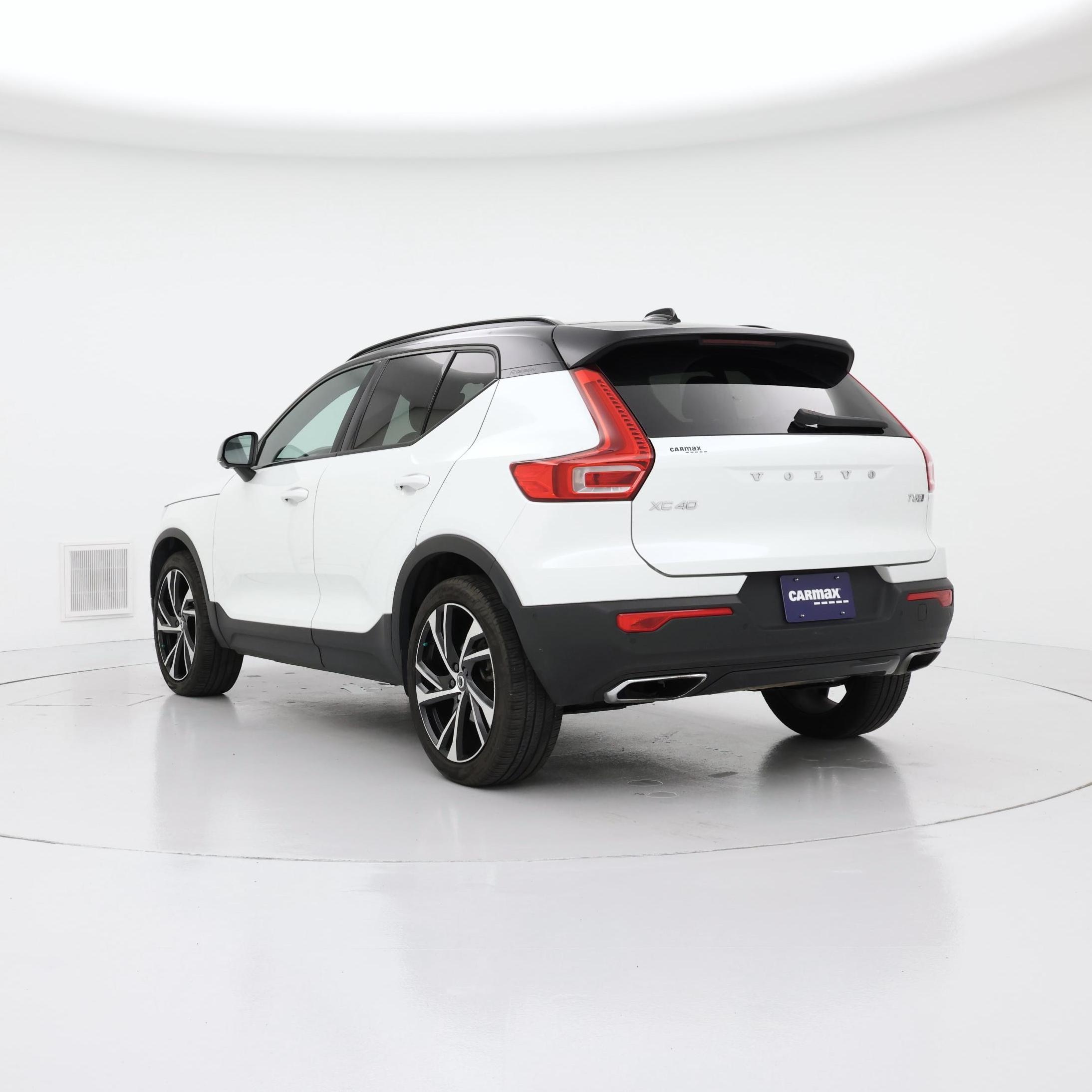 Thumbnail: 2019 Volvo XC40 - 2