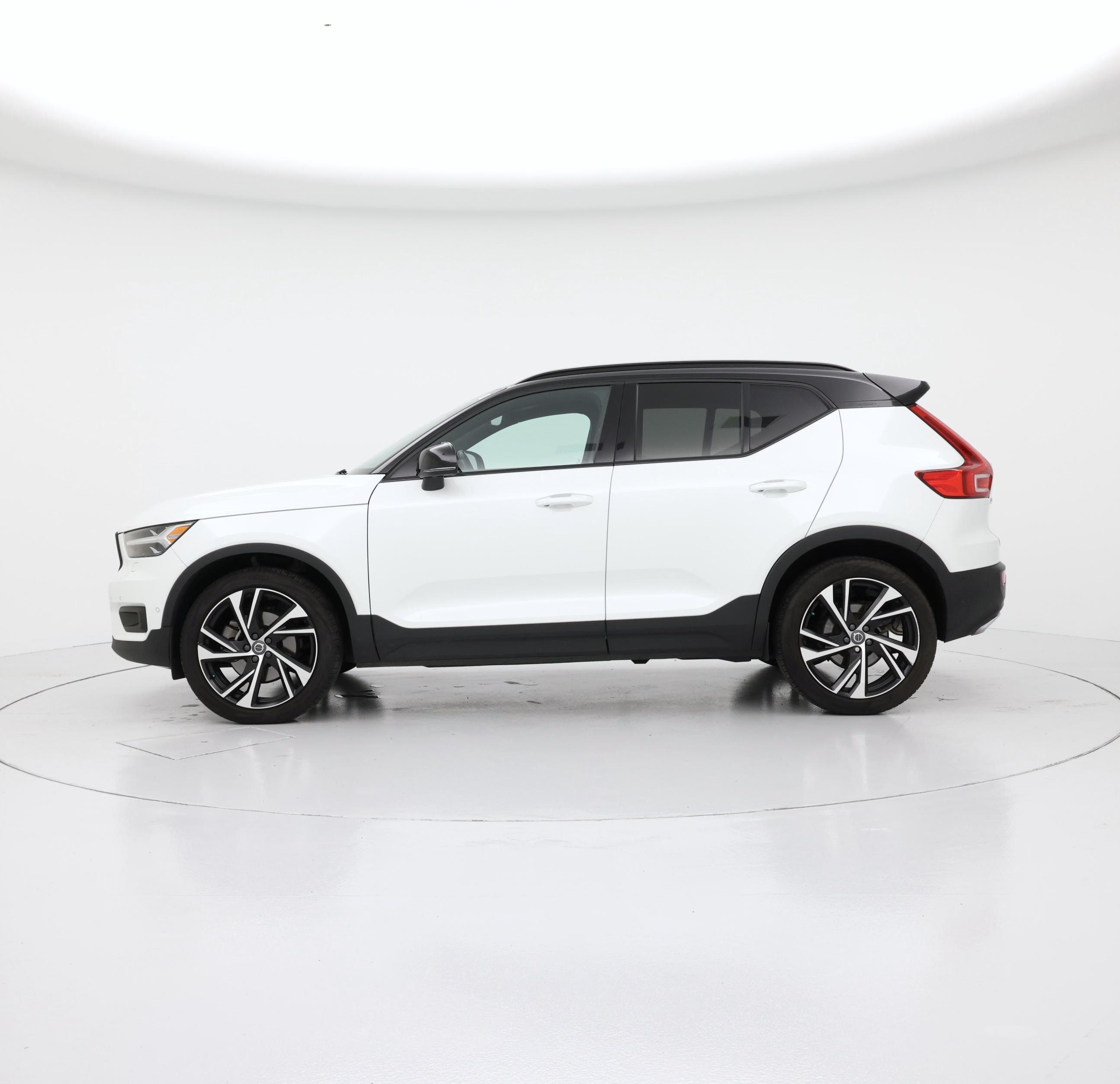 Thumbnail: 2019 Volvo XC40 - 3