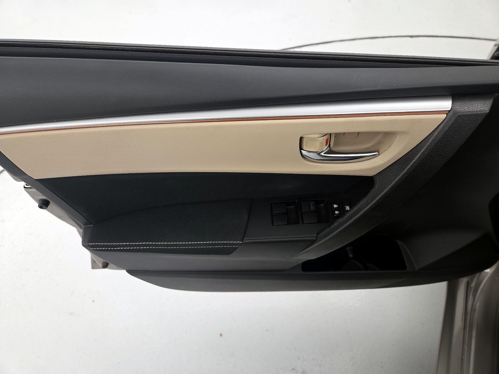 Thumbnail: 2015 Toyota Corolla - 12