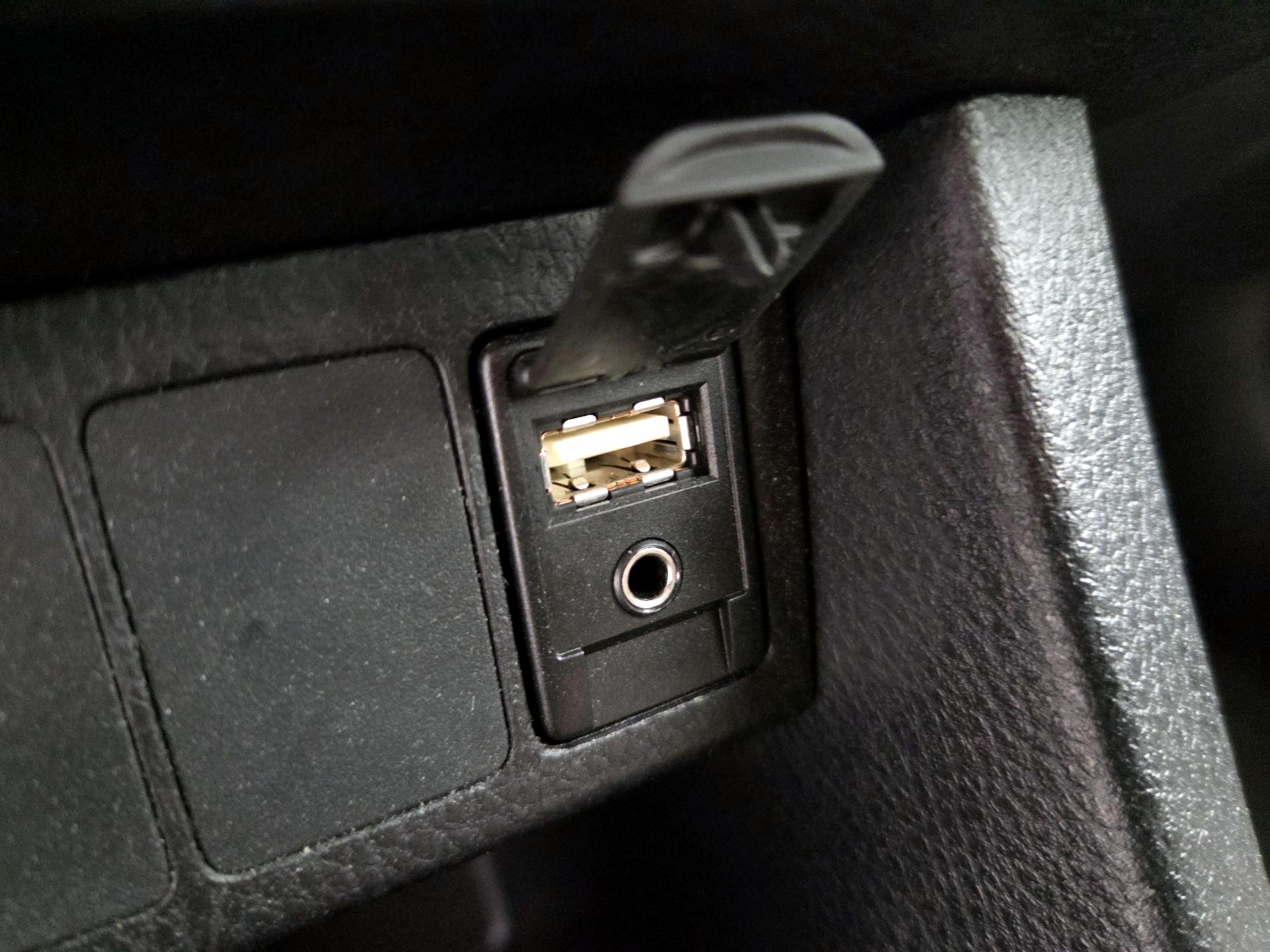 Thumbnail: 2015 Toyota Corolla - 18