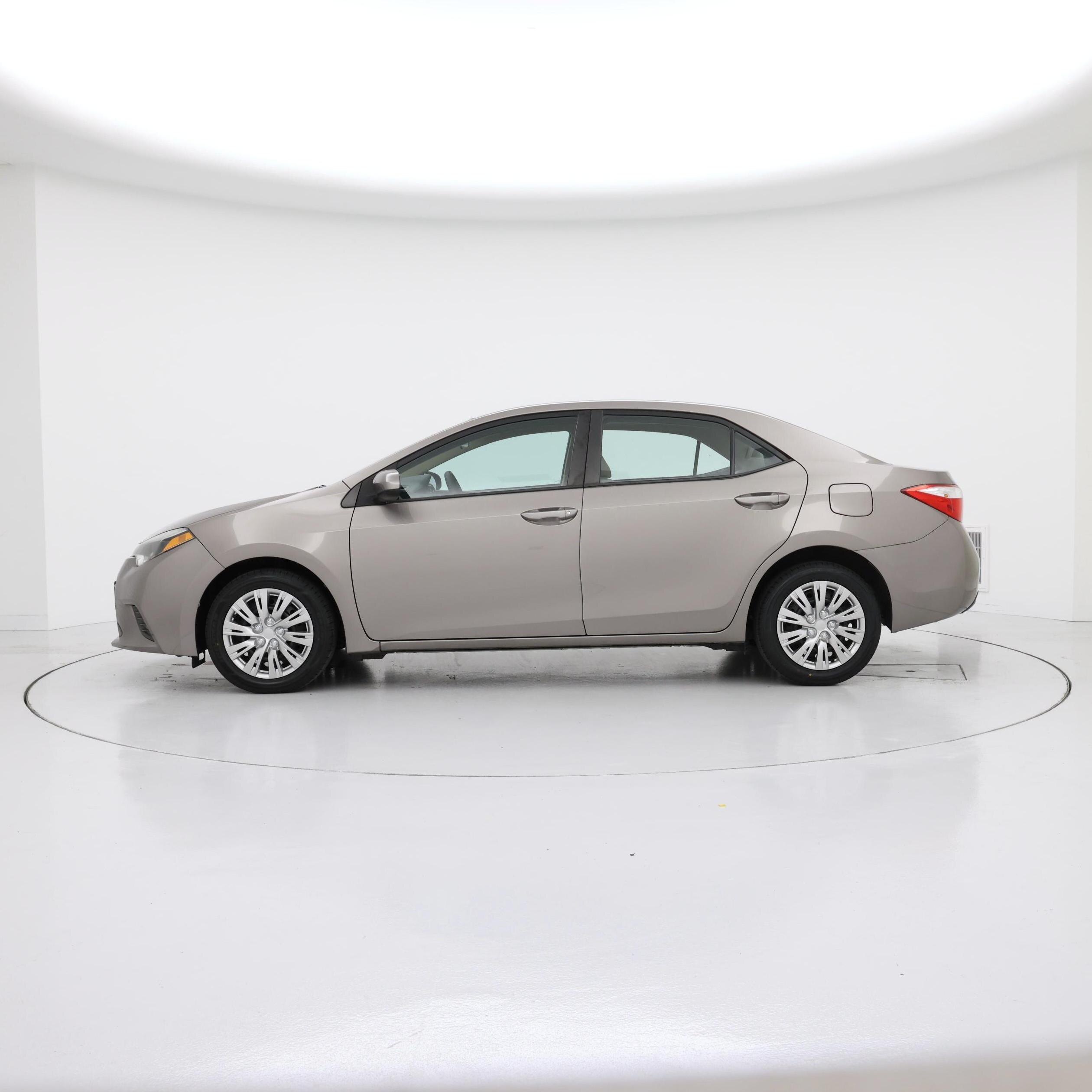 Thumbnail: 2015 Toyota Corolla - 3