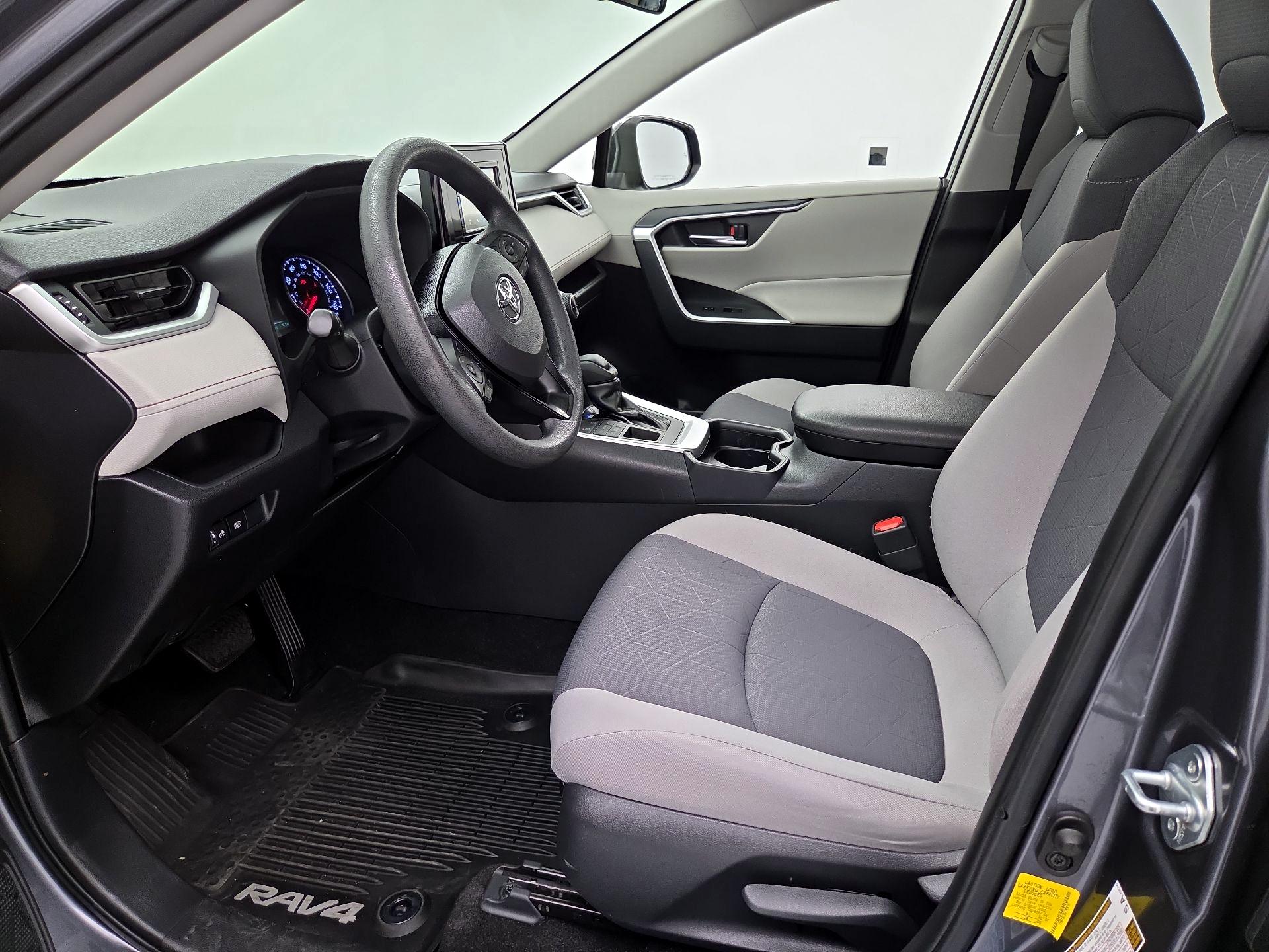 Thumbnail: 2019 Toyota RAV4 - 11