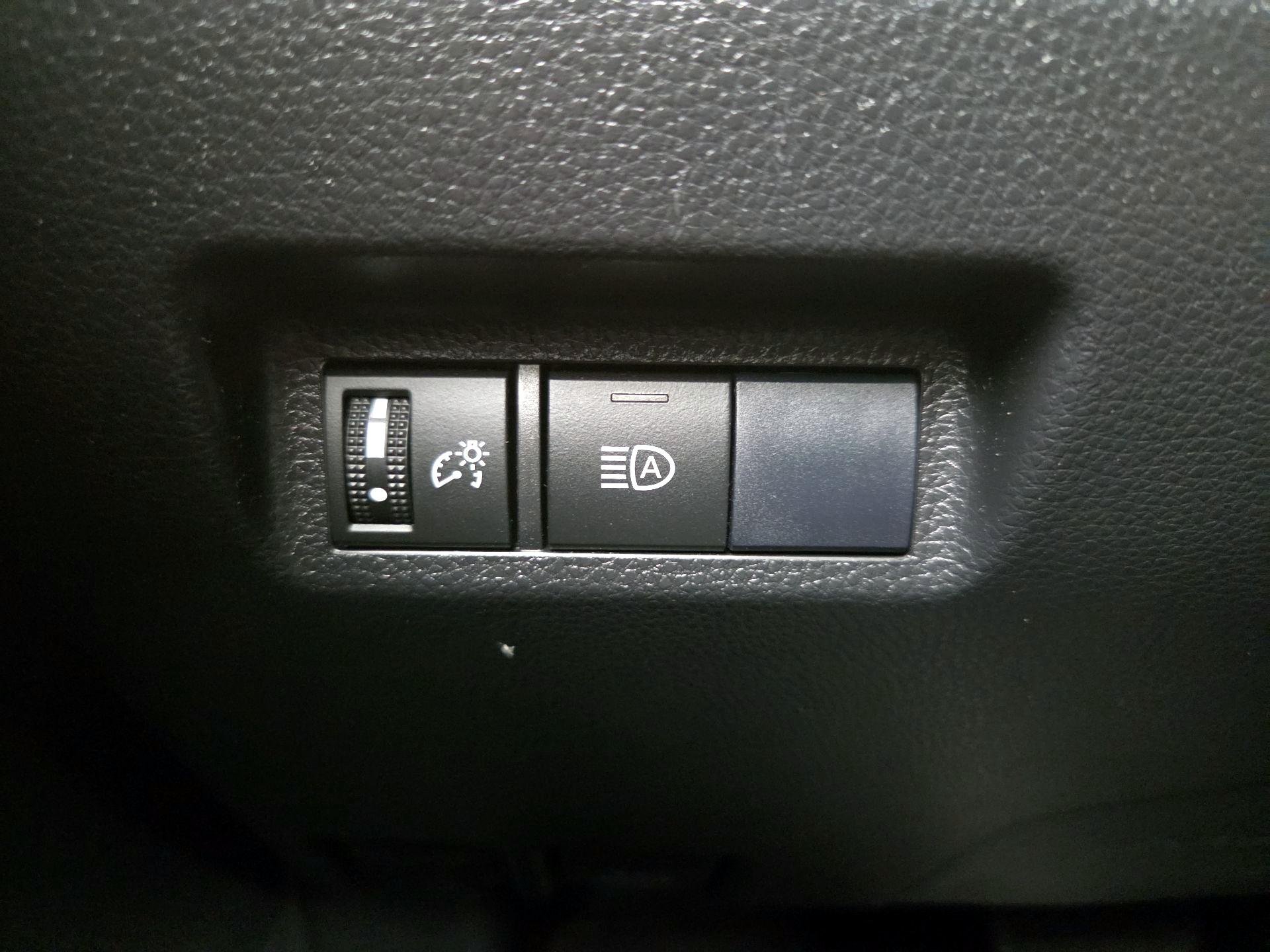 Thumbnail: 2019 Toyota RAV4 - 13