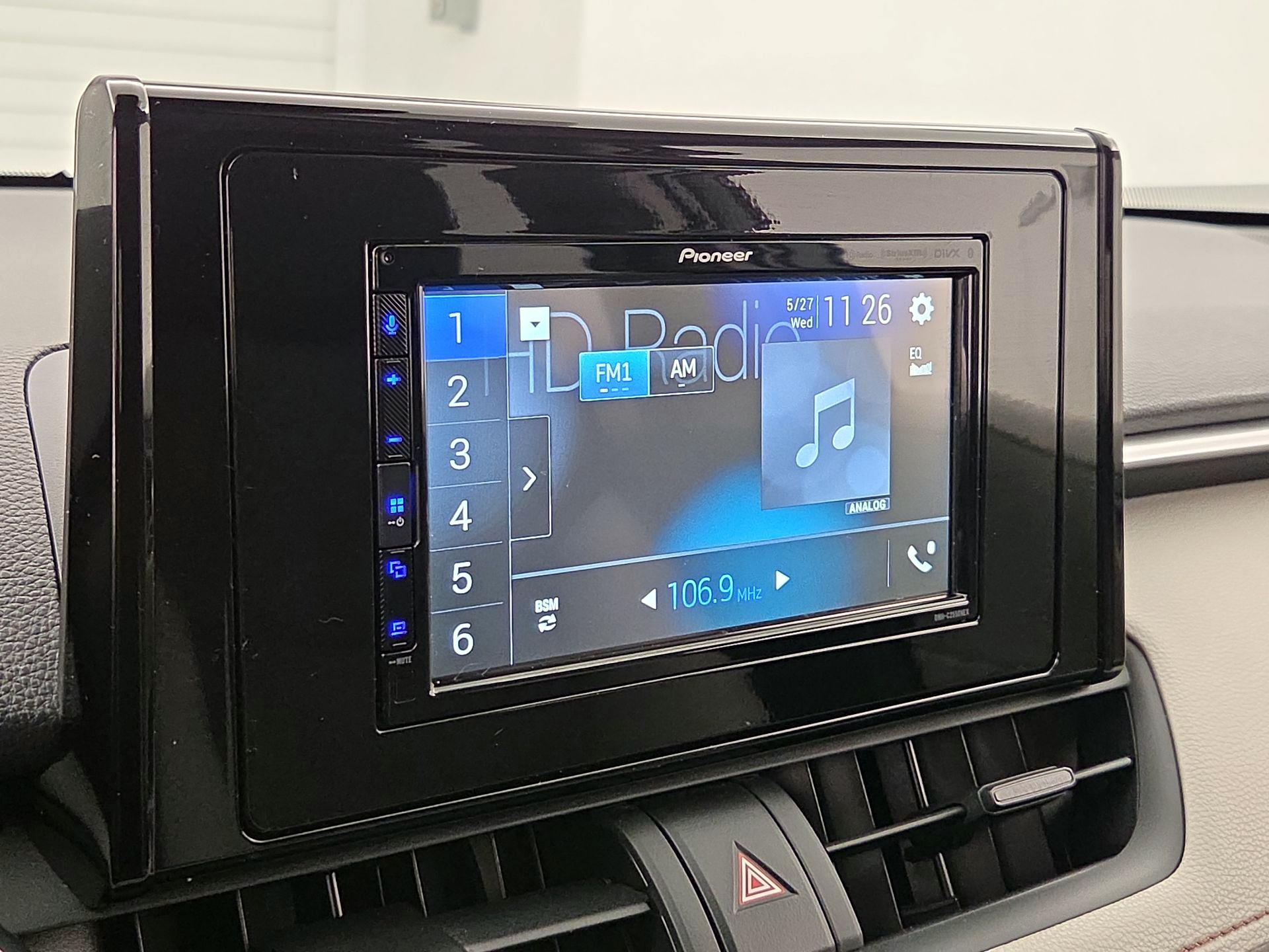 Thumbnail: 2019 Toyota RAV4 - 15