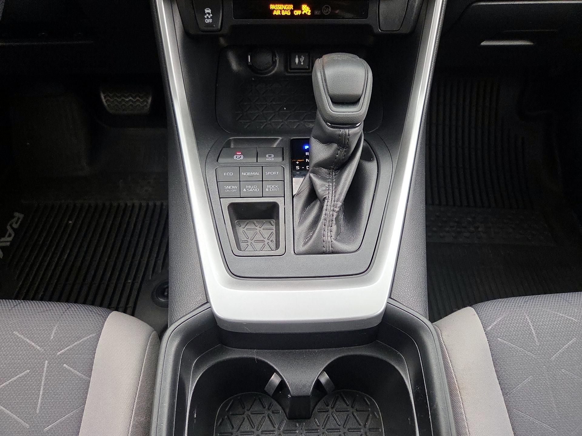Thumbnail: 2019 Toyota RAV4 - 17
