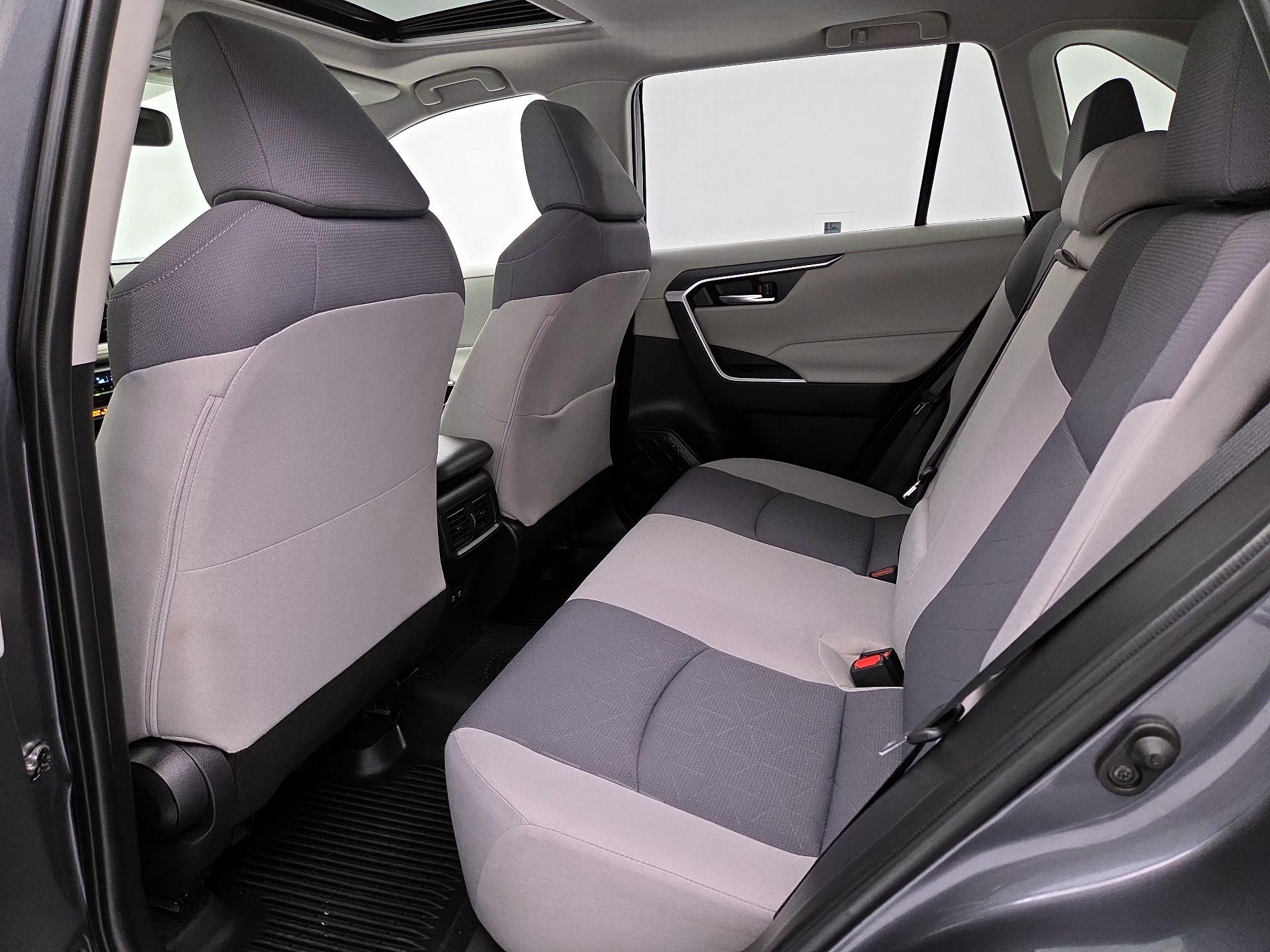 Thumbnail: 2019 Toyota RAV4 - 20