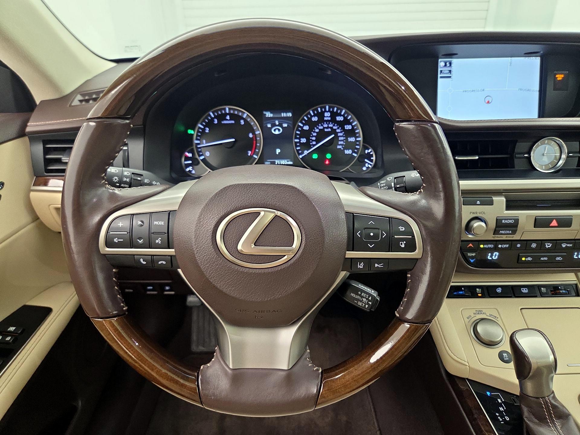 Thumbnail: 2018 Lexus ES - 10
