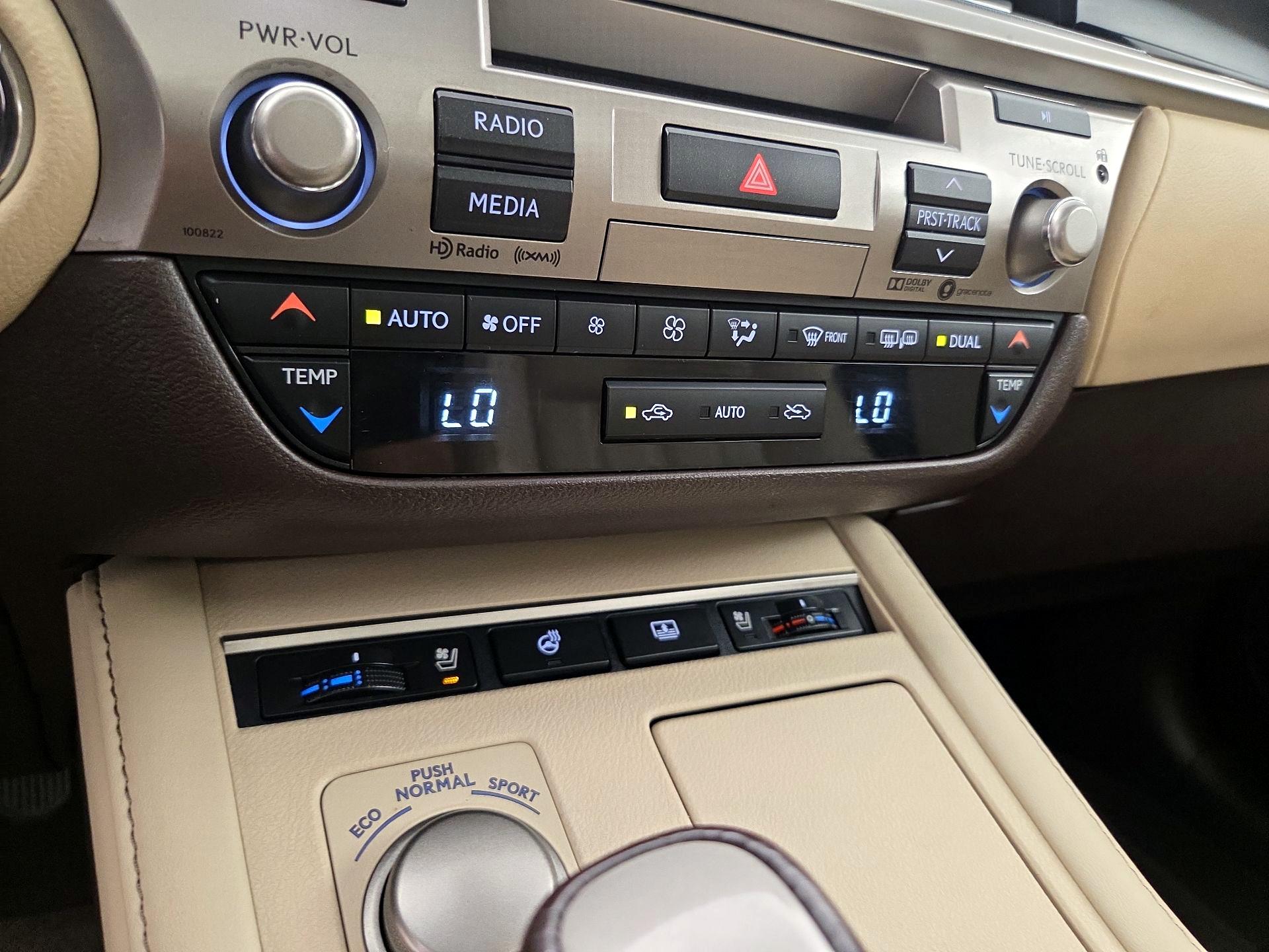 Thumbnail: 2018 Lexus ES - 17